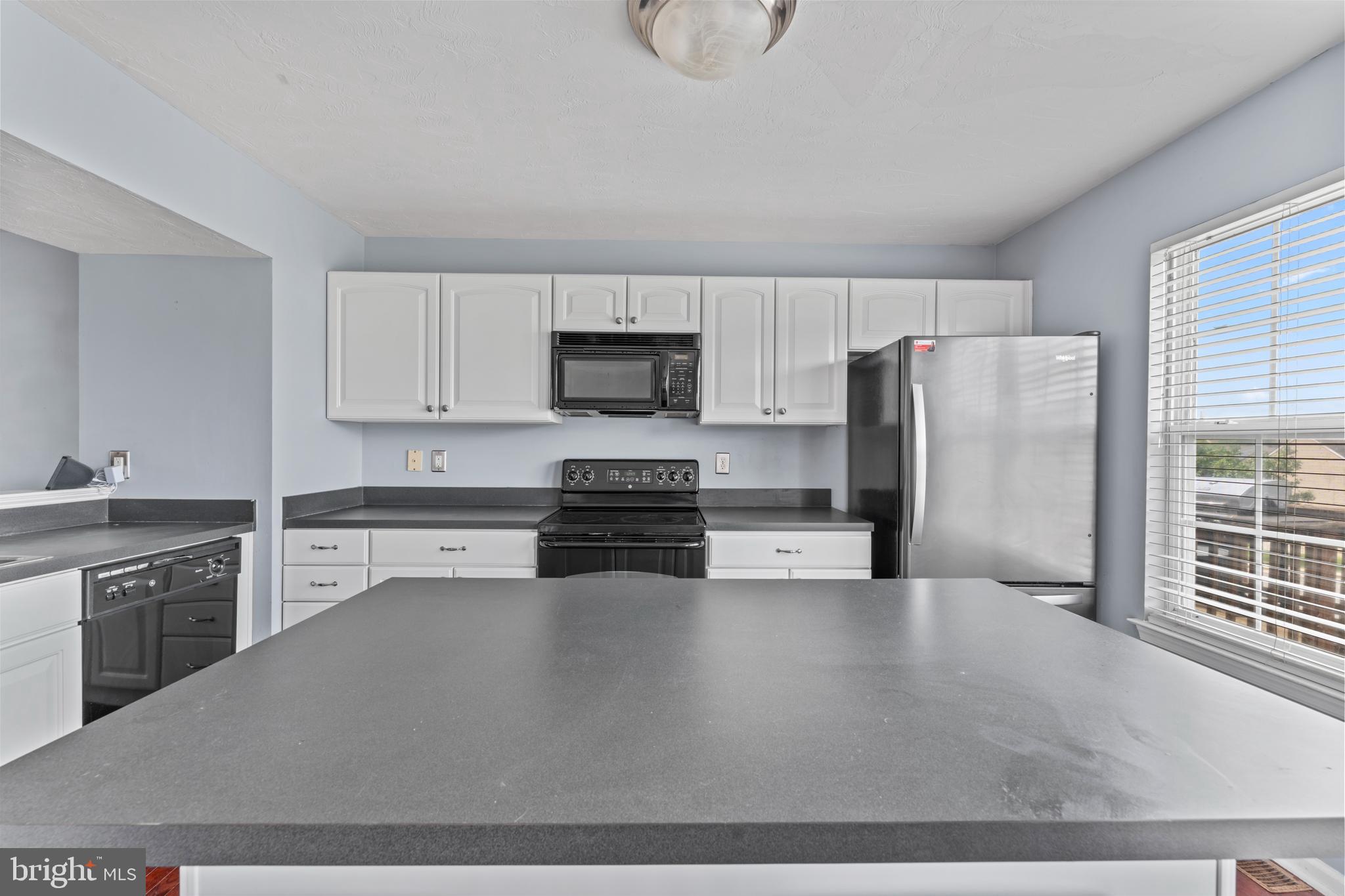 MANOR OAKS - Residential