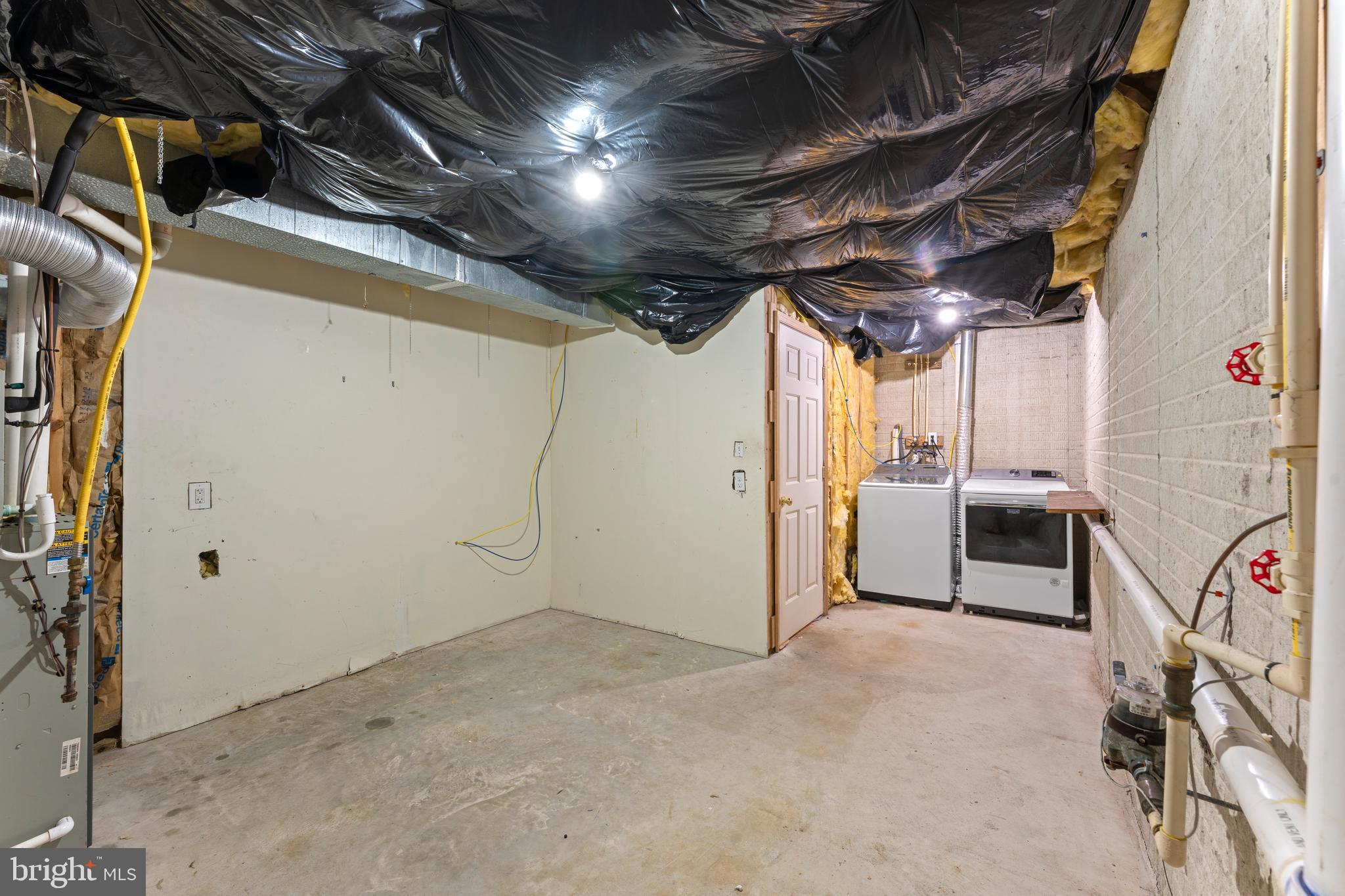 MANOR OAKS - Residential