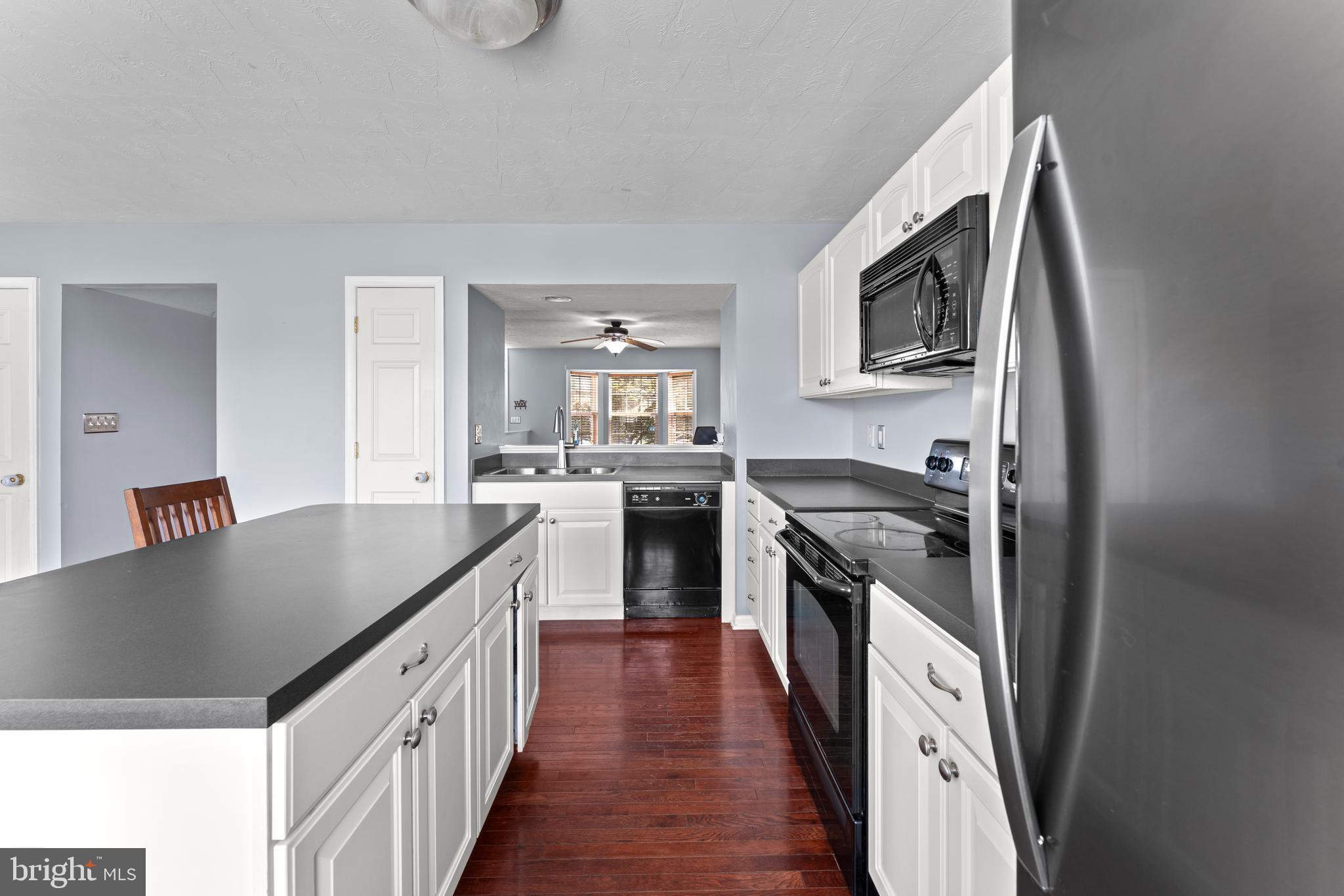 MANOR OAKS - Residential