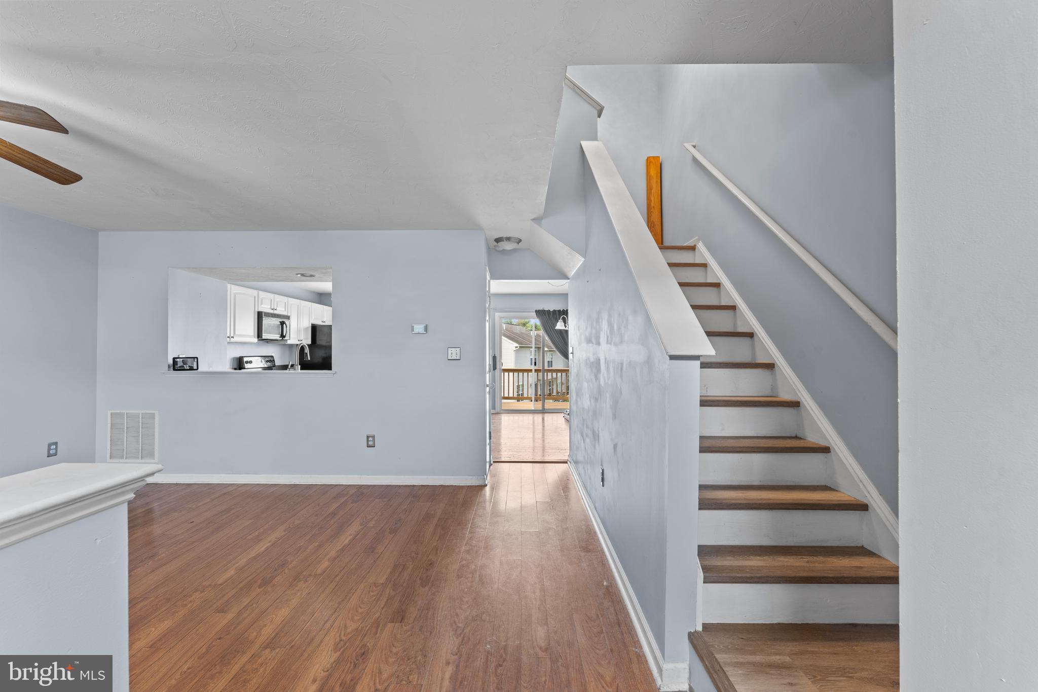 MANOR OAKS - Residential