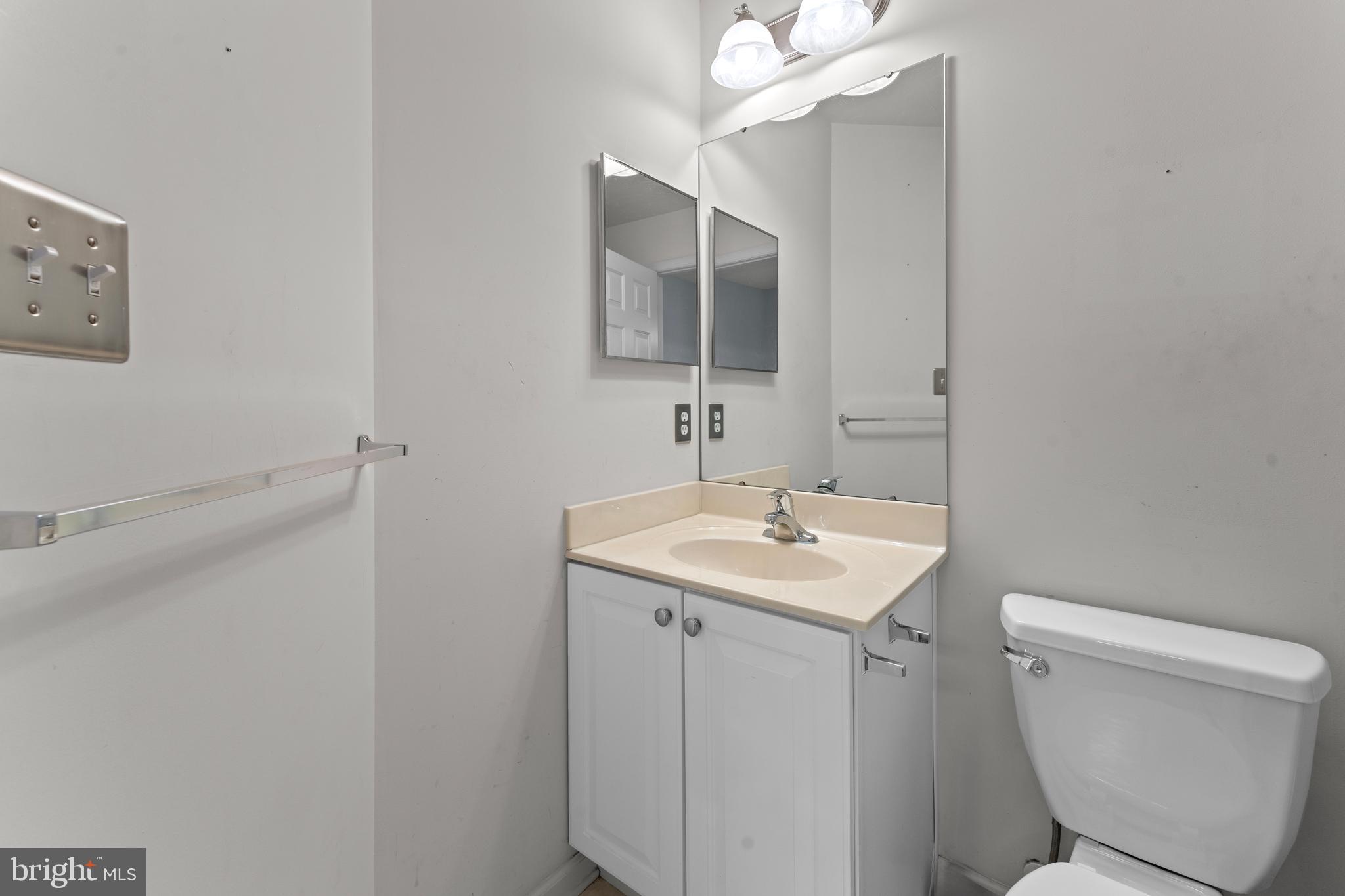 MANOR OAKS - Residential