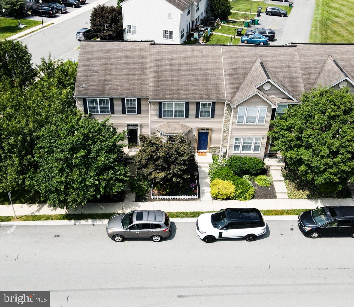 MANOR OAKS - Residential