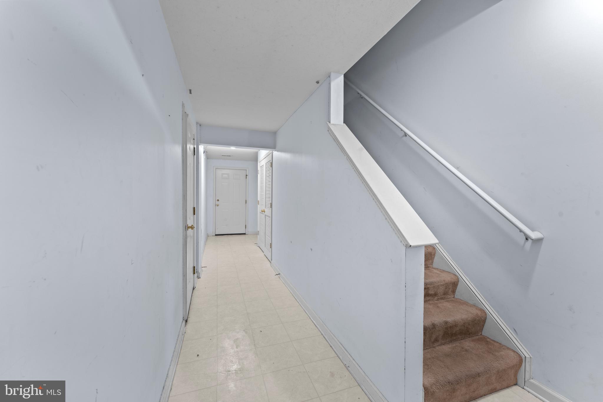 MANOR OAKS - Residential