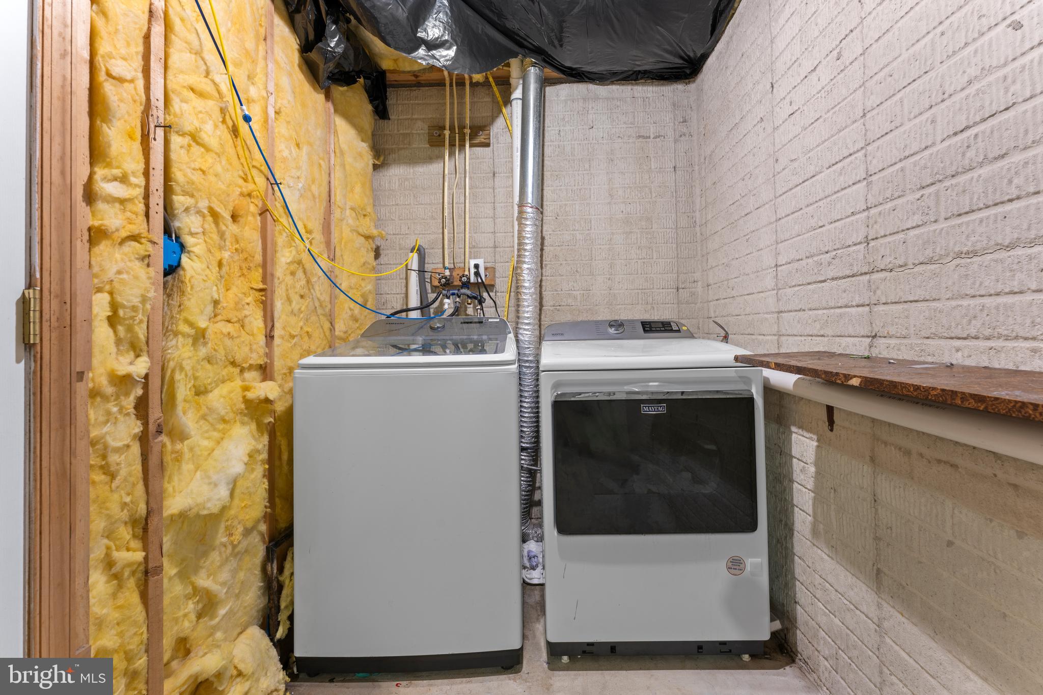 MANOR OAKS - Residential