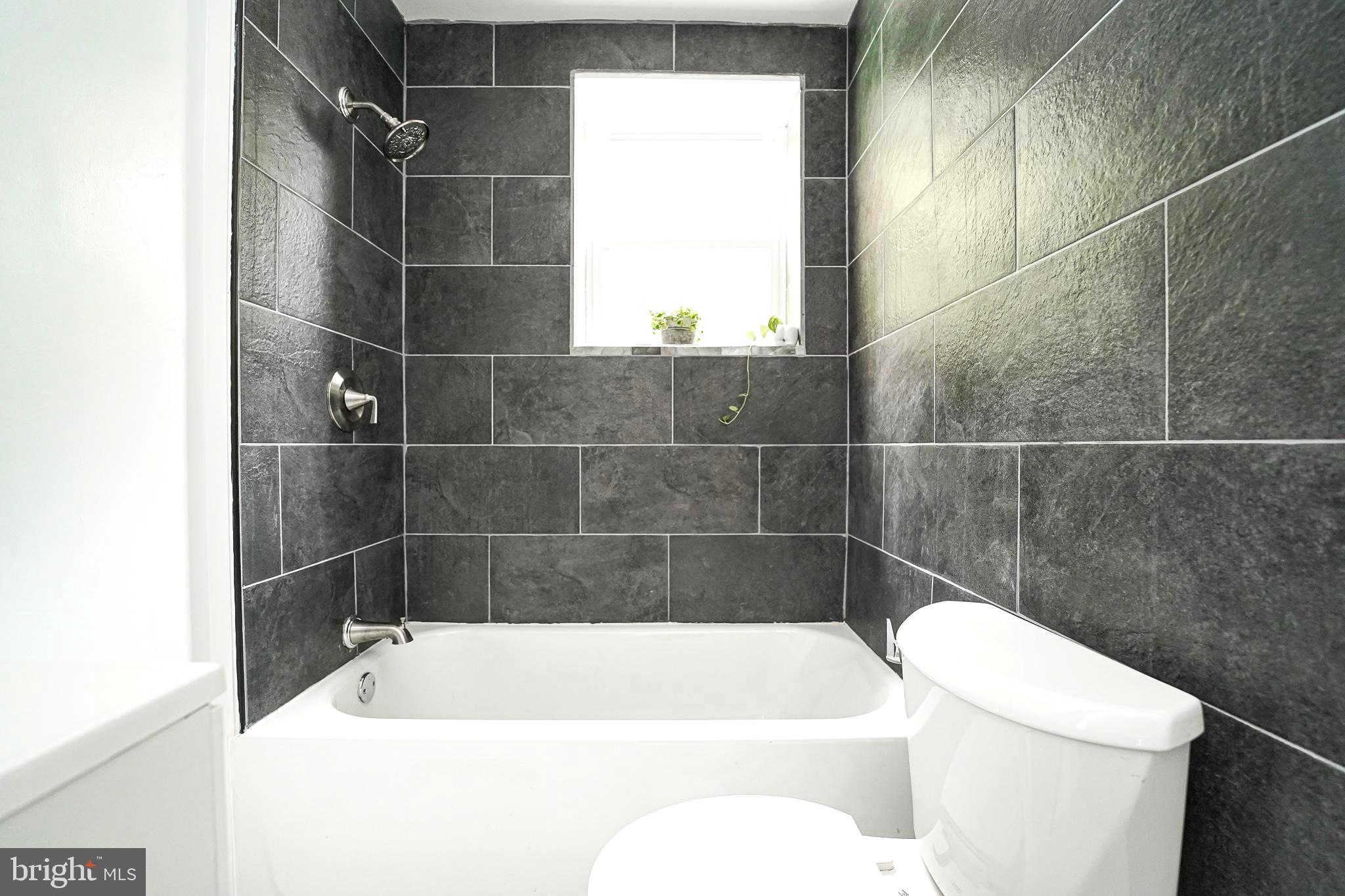 EAST KENSINGTON - Residential