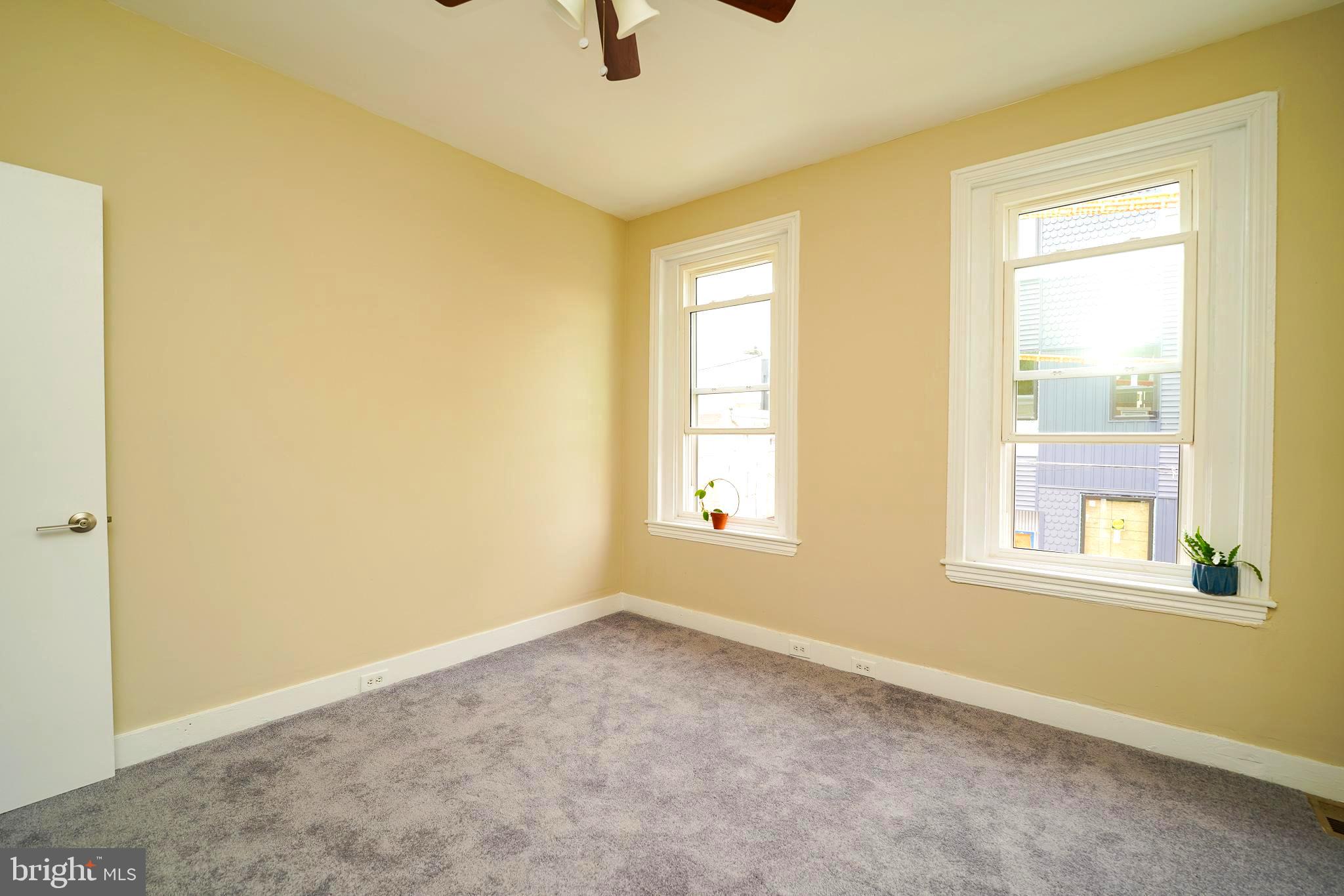 EAST KENSINGTON - Residential