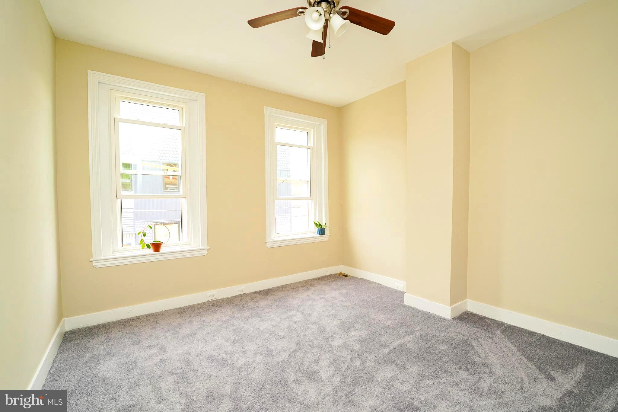EAST KENSINGTON - Residential