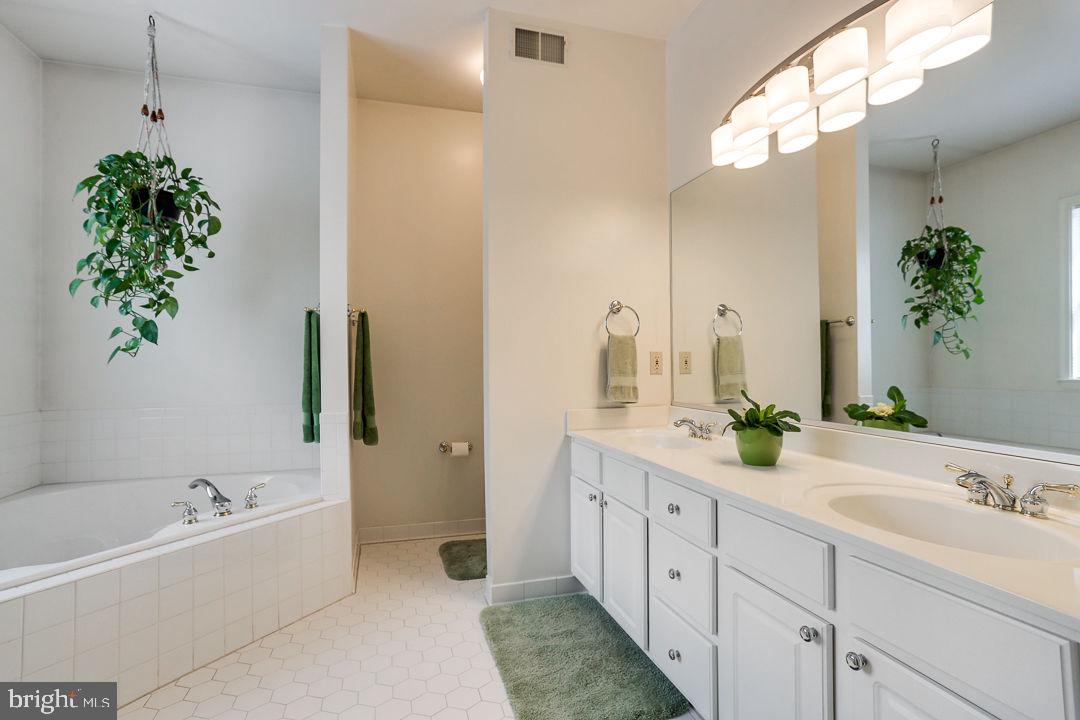 LEWIS CHAPEL - Residential