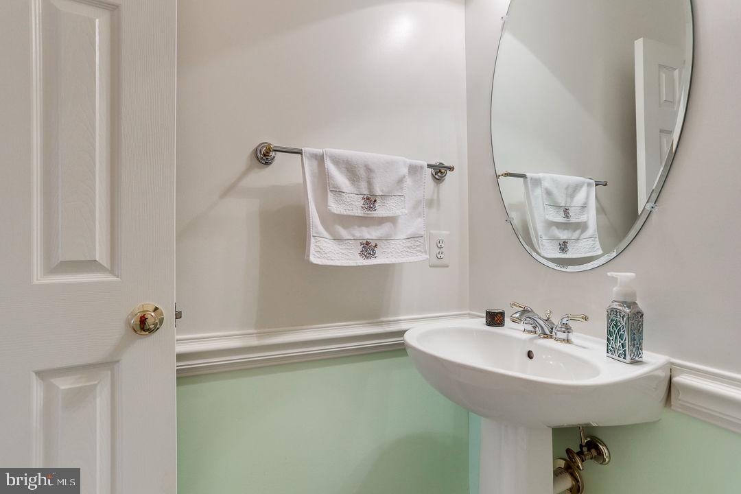 LEWIS CHAPEL - Residential