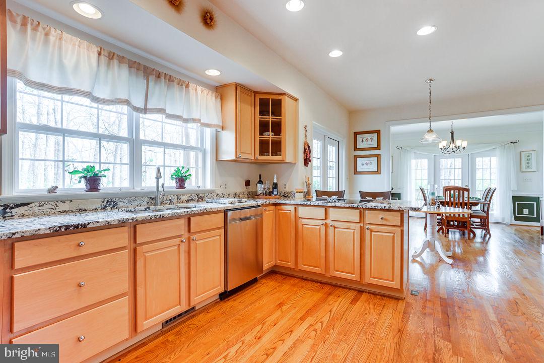 LEWIS CHAPEL - Residential