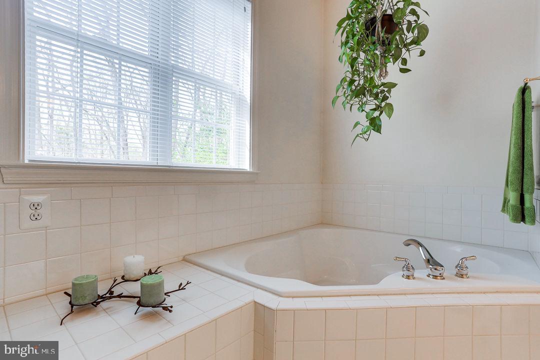 LEWIS CHAPEL - Residential