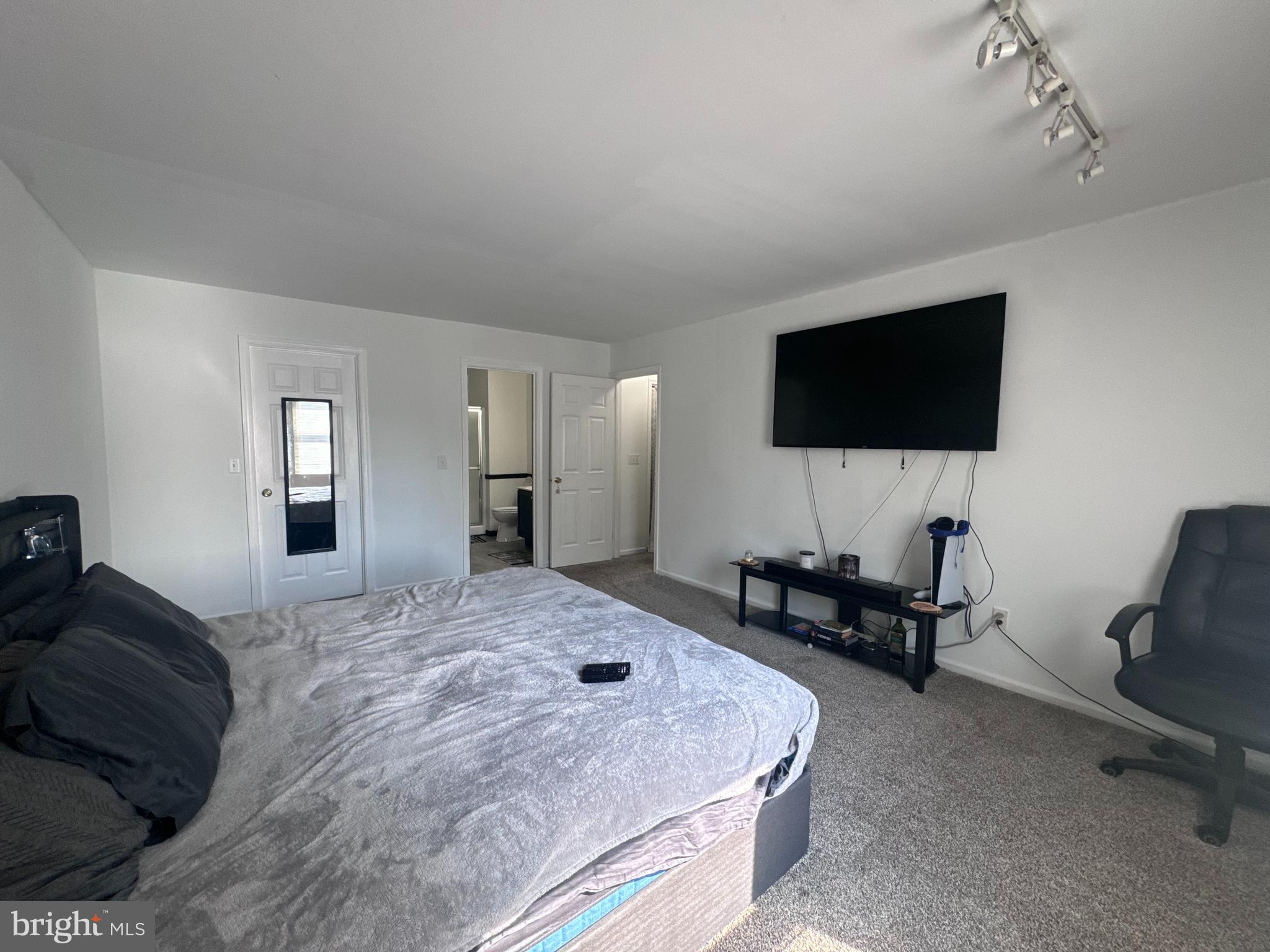 EAGLES NEST - Residential