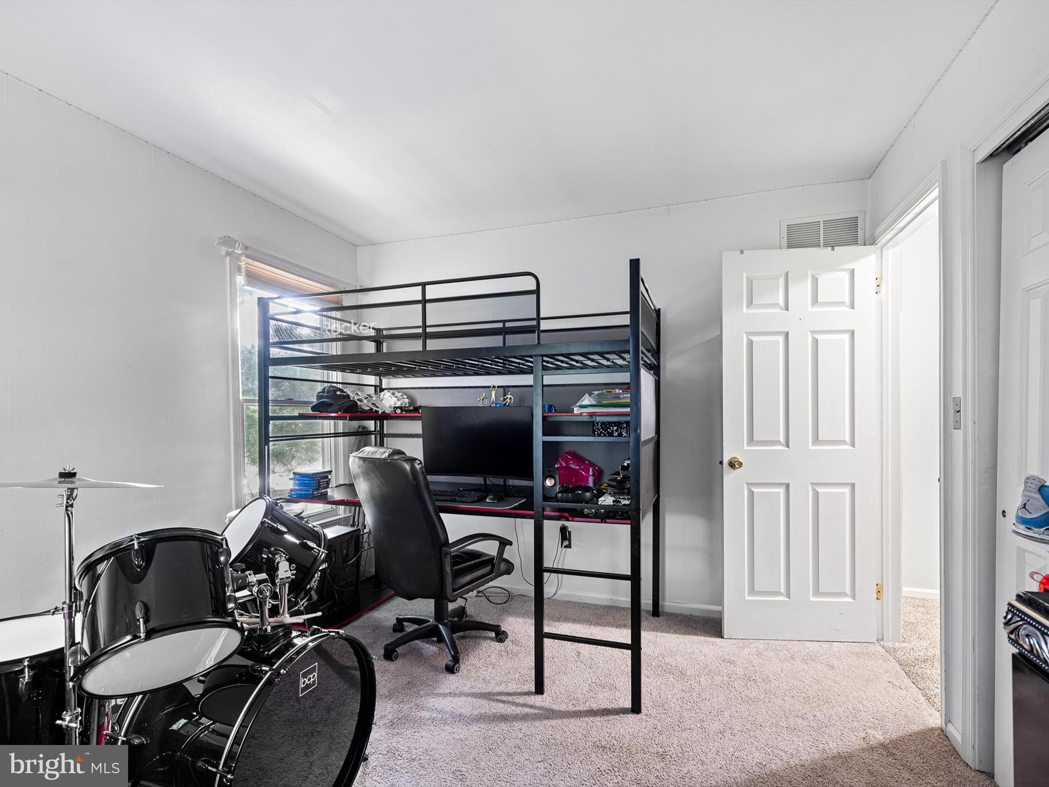 EAGLES NEST - Residential