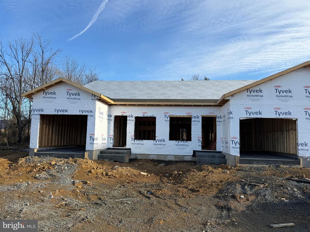 Photo of 335 Lora Drive, WOODSTOCK, VA 22664 (MLS # VASH2013360)