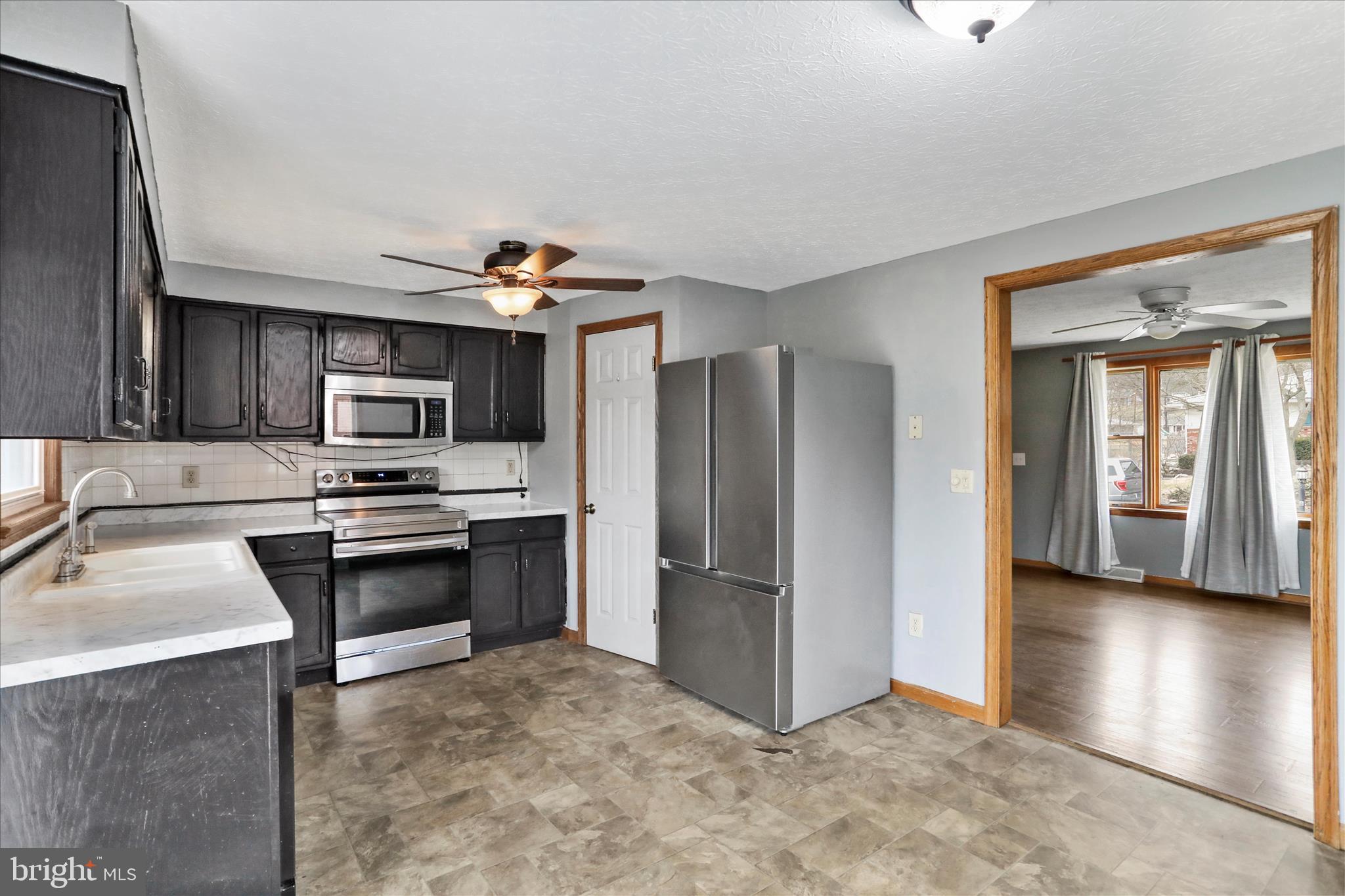 KNOBLEY ESTATES - Residential