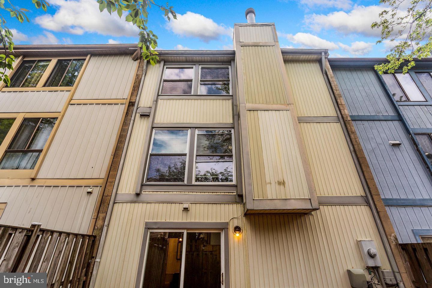 6060 HOLLOW KNOLL COURT