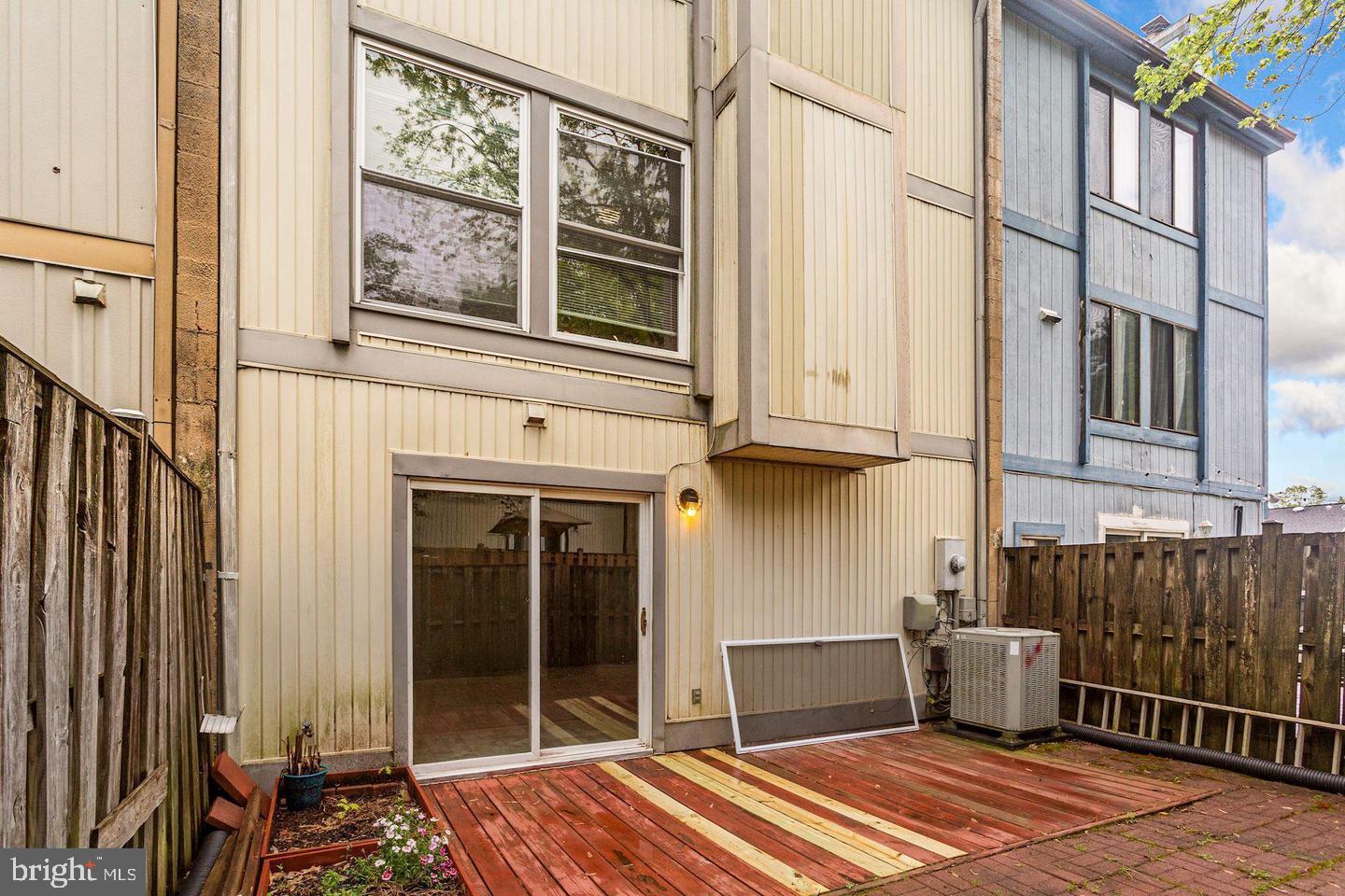 6060 HOLLOW KNOLL COURT