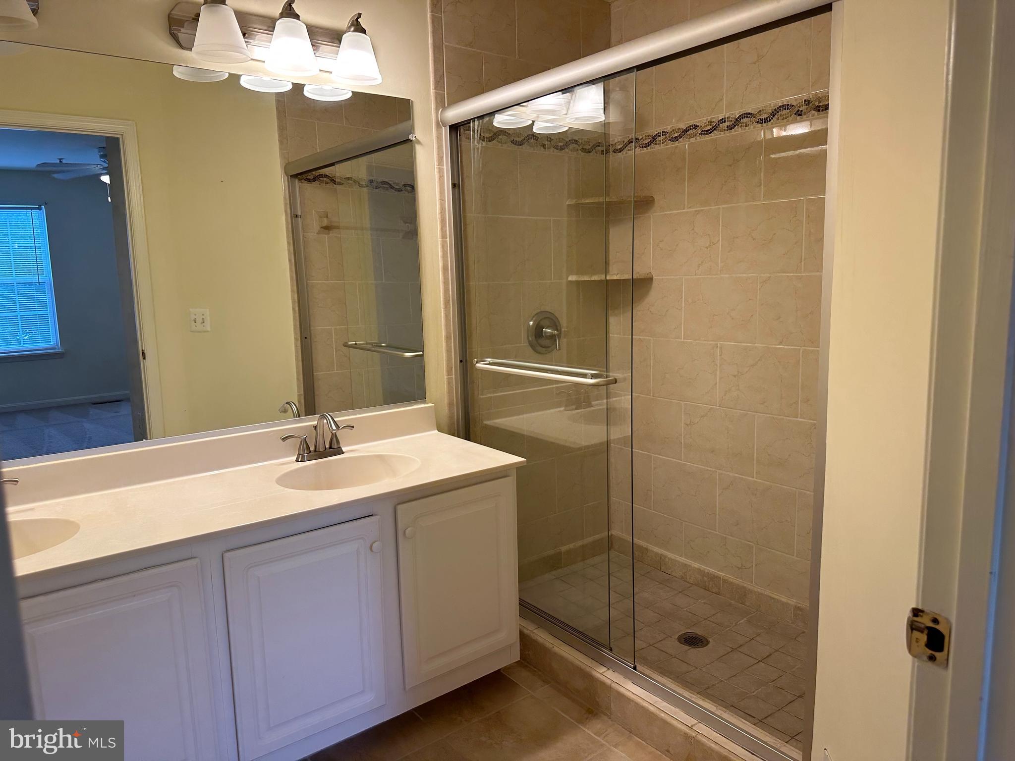 GLADE AT HUNTERS WOODS - Residential Lease