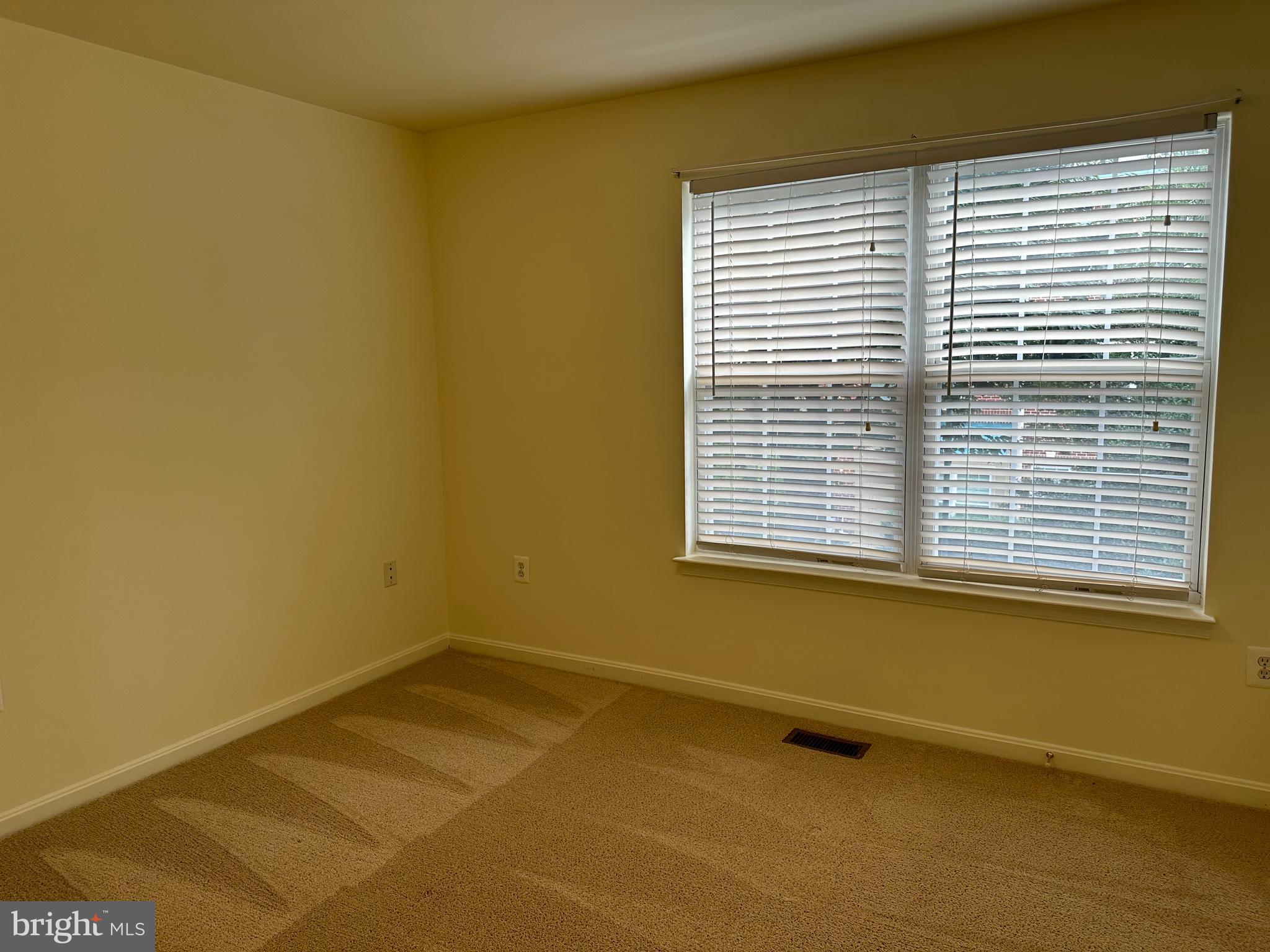 GLADE AT HUNTERS WOODS - Residential Lease