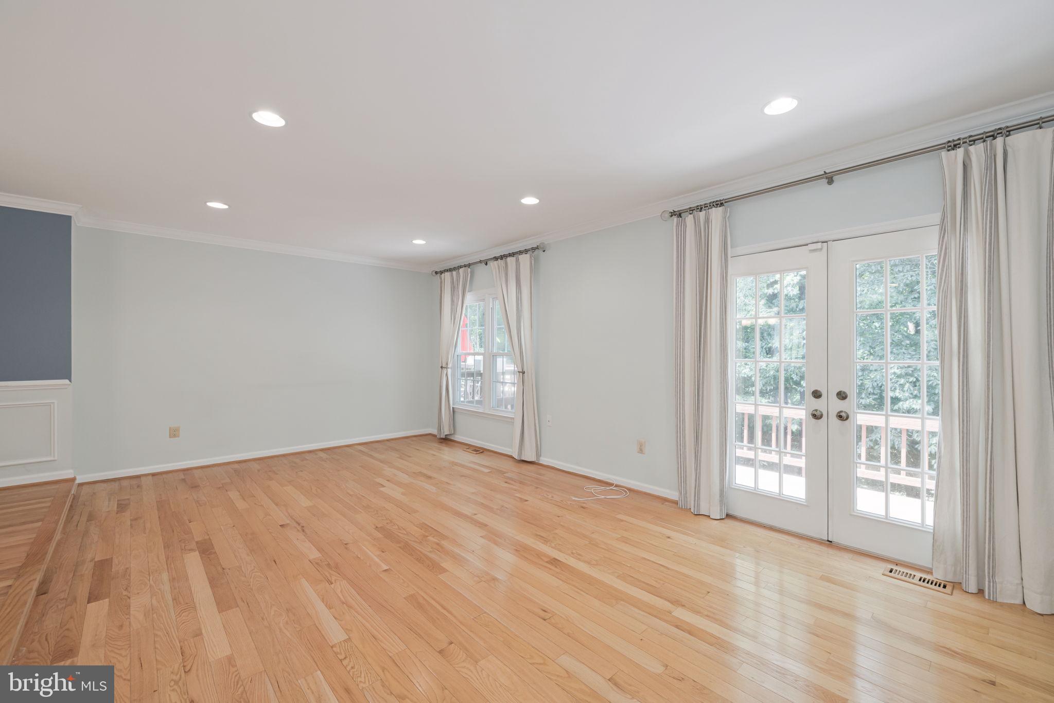 WILLOW CREEK - Residential