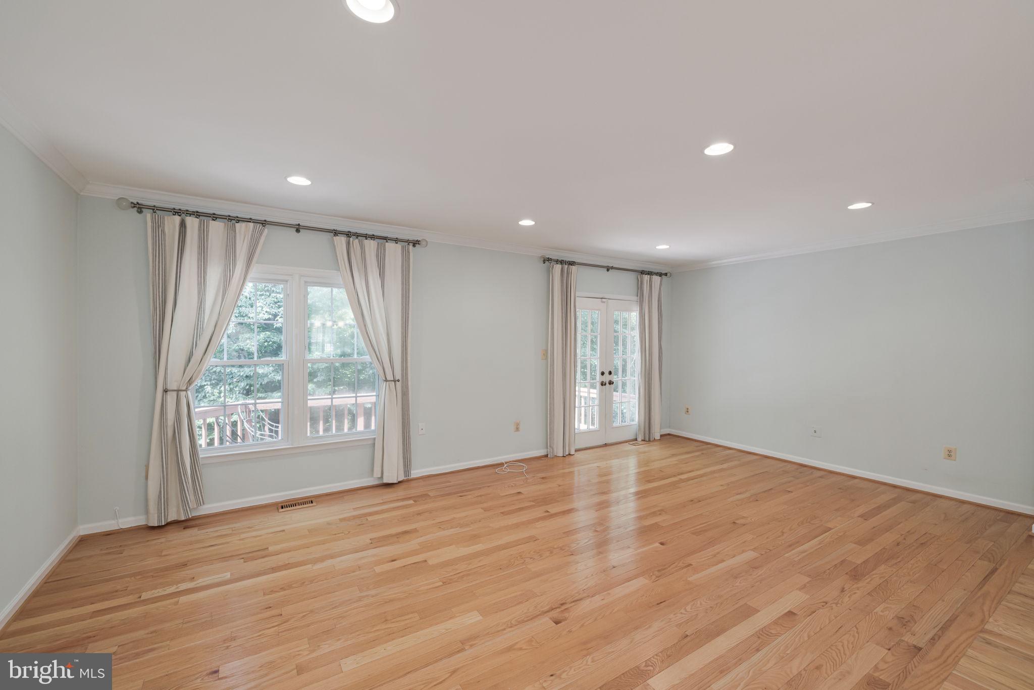 WILLOW CREEK - Residential