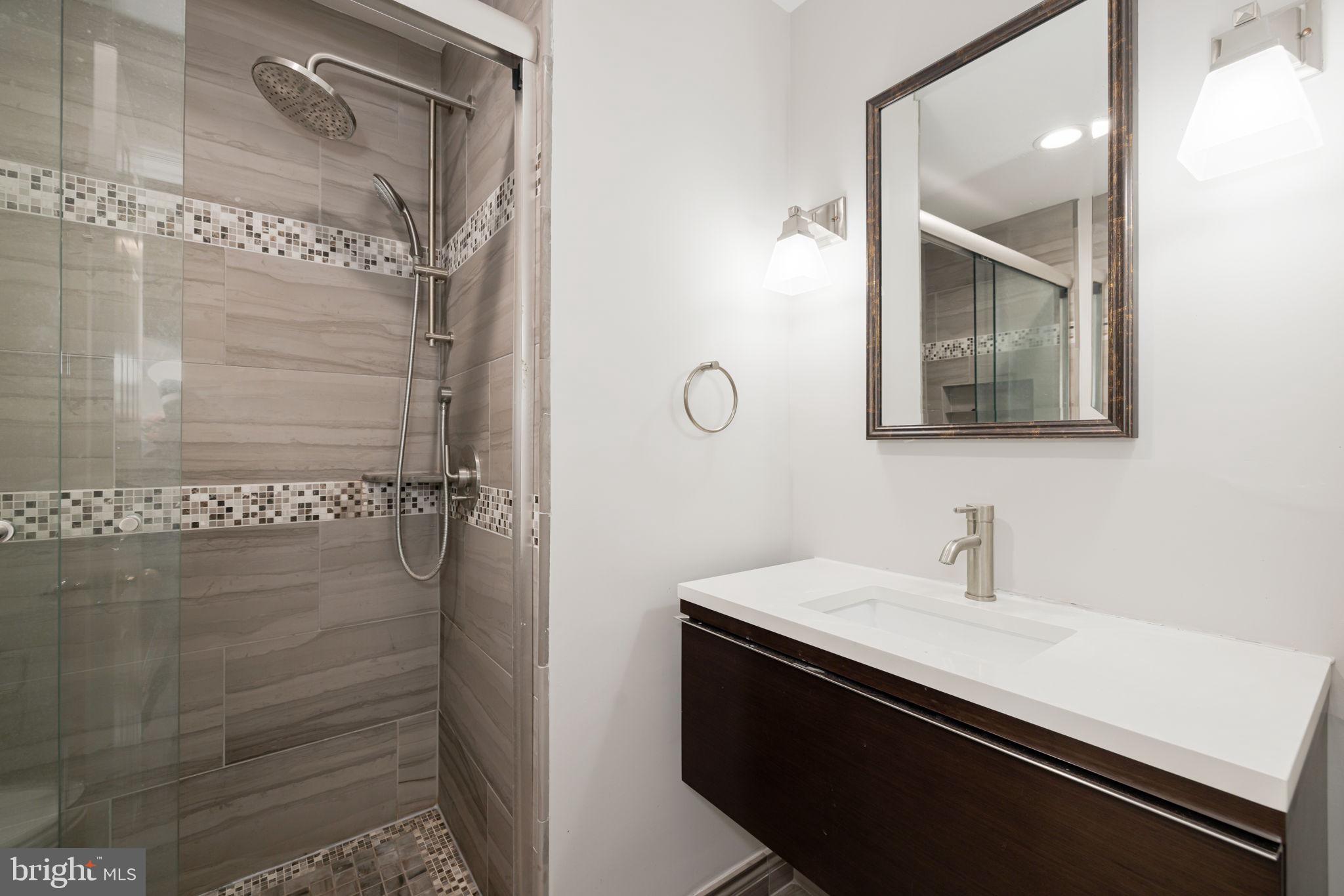 WILLOW CREEK - Residential