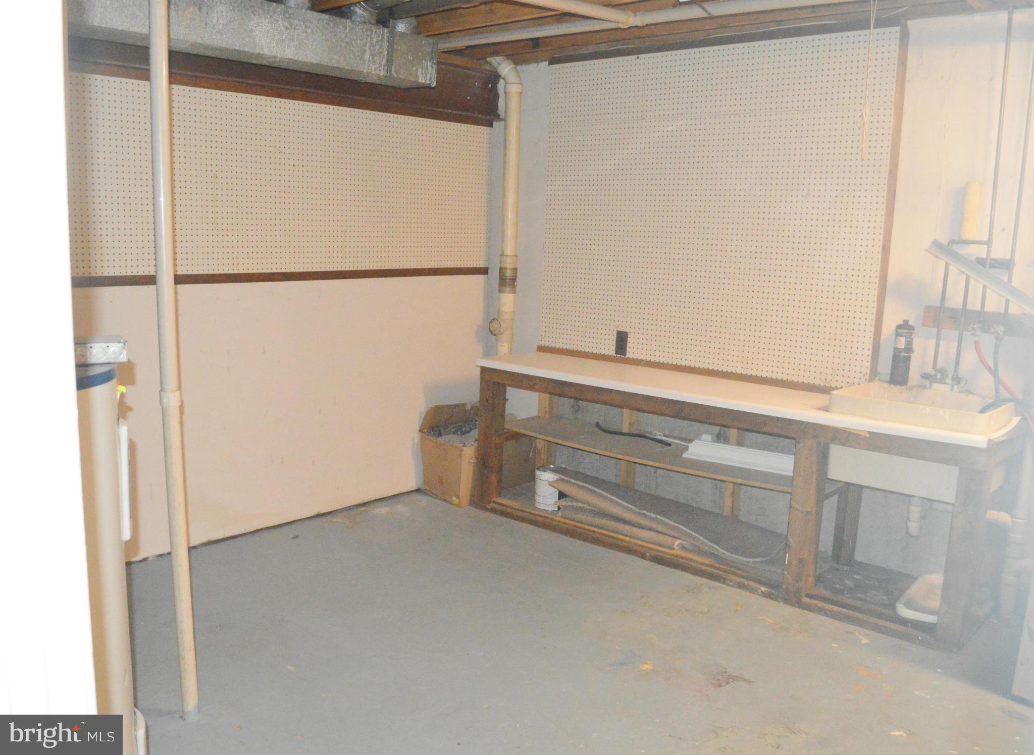 LAKE RIDGE - Residential Lease