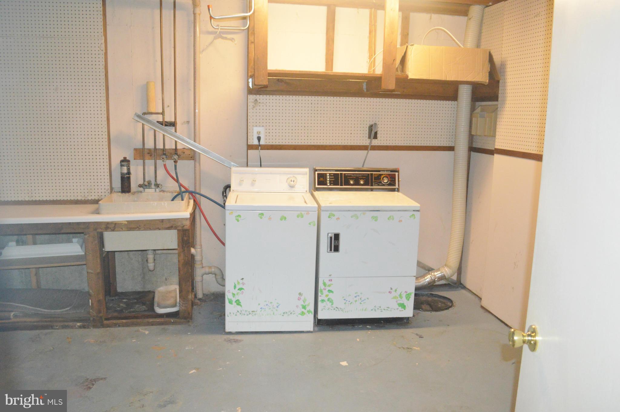 LAKE RIDGE - Residential Lease