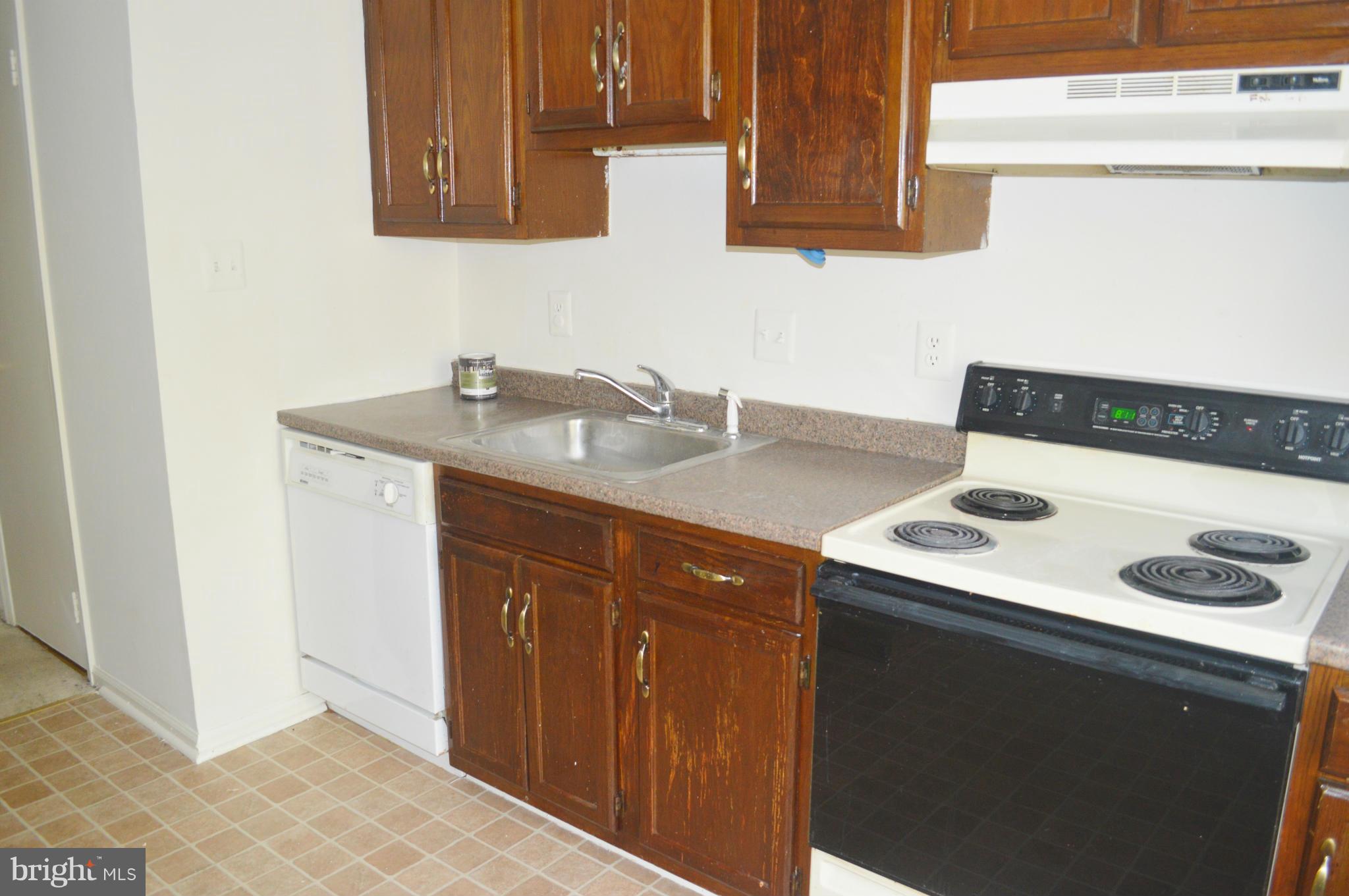 LAKE RIDGE - Residential Lease