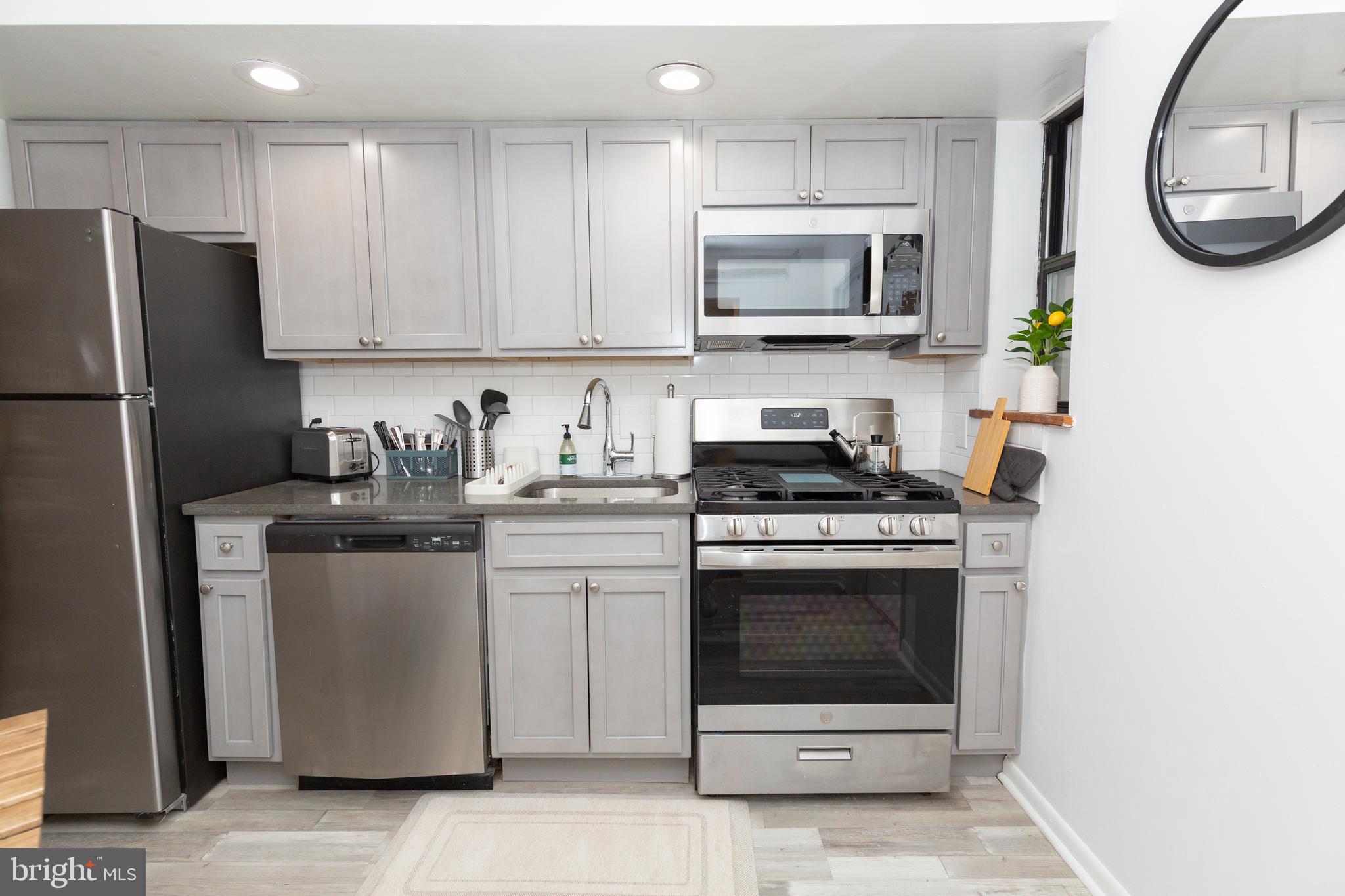 GRADUATE HOSPITAL - Residential Lease