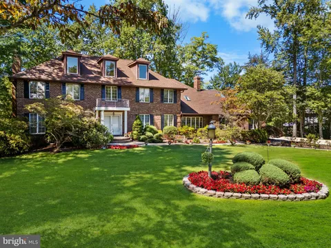 7 Hidden Springs Lane, East Windsor, NJ MLS: NJME2063494