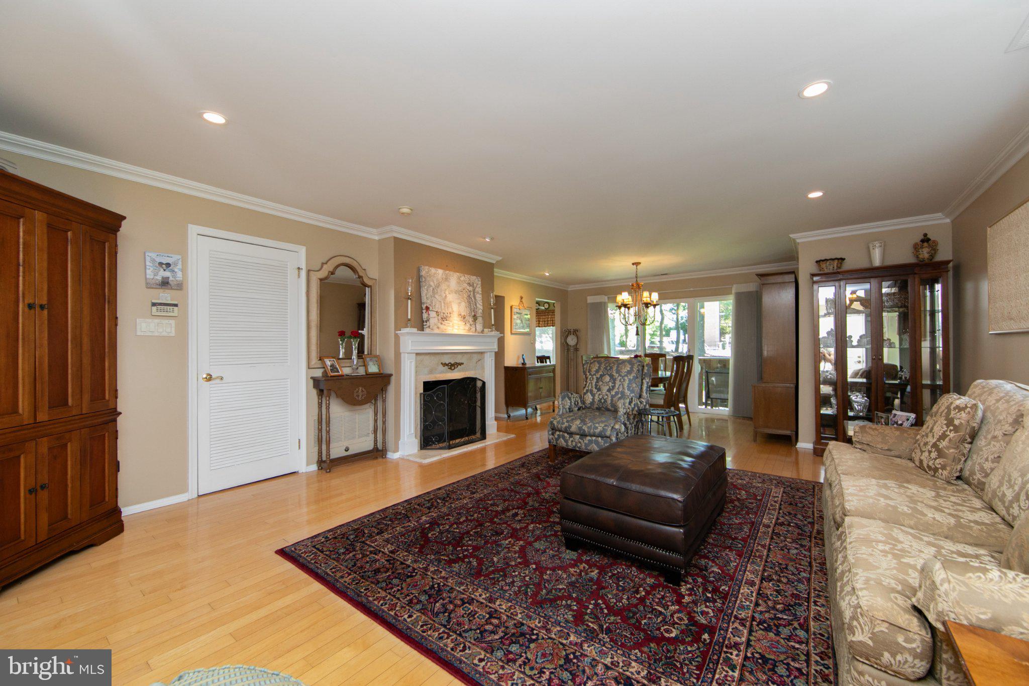 801 CHESTERWOOD COURT