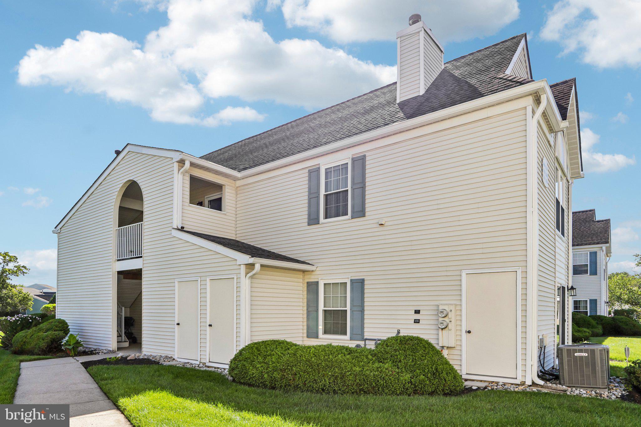 2302 TODDSBURY COURT B
