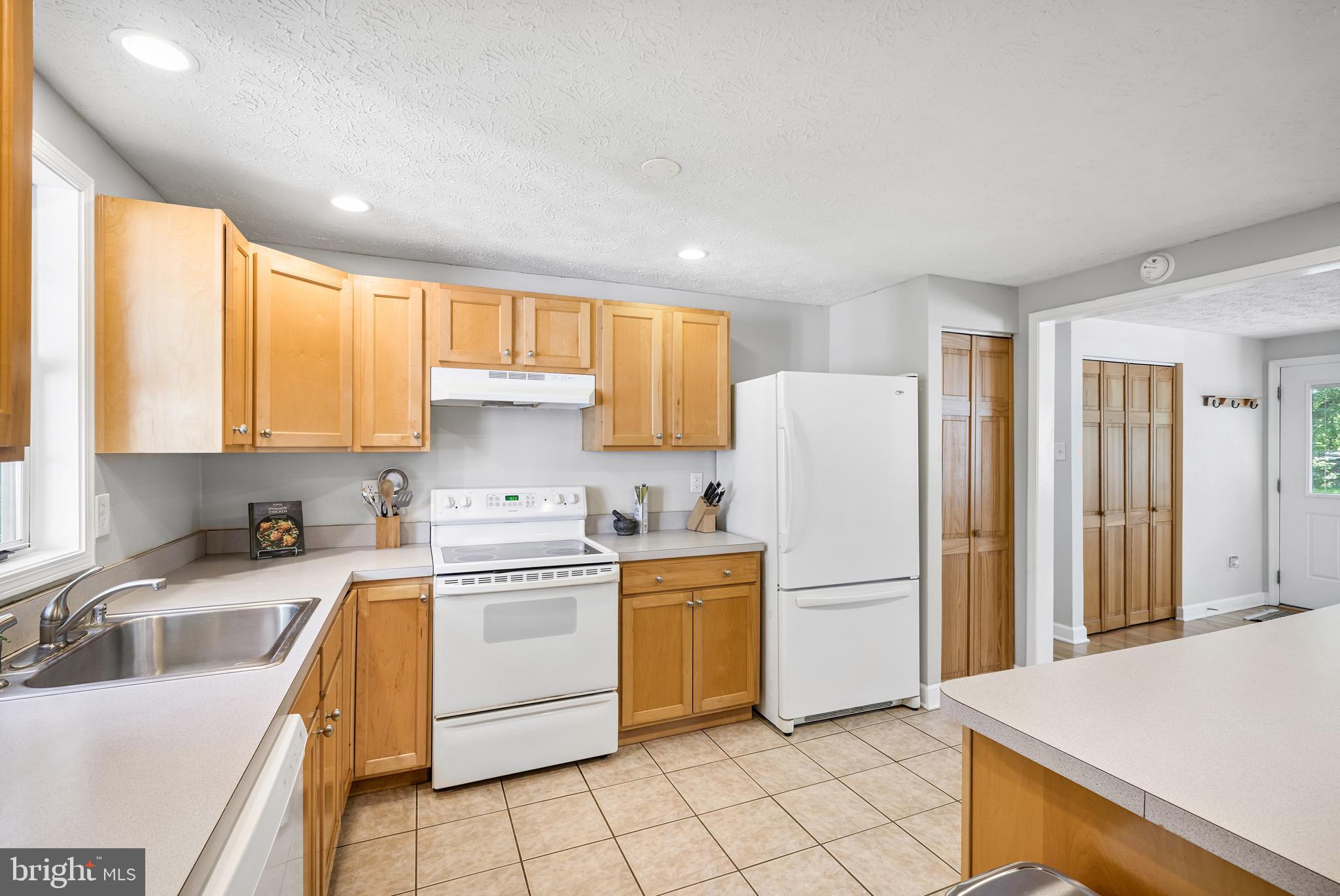 OYSTER HARBOR - Residential