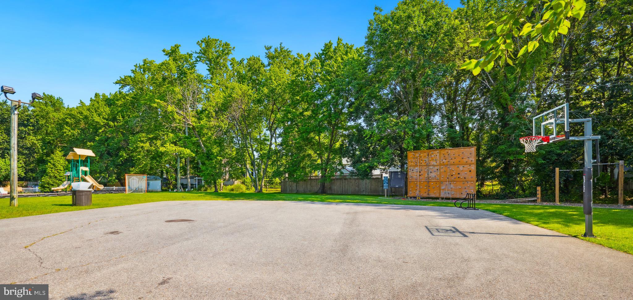 OYSTER HARBOR - Residential