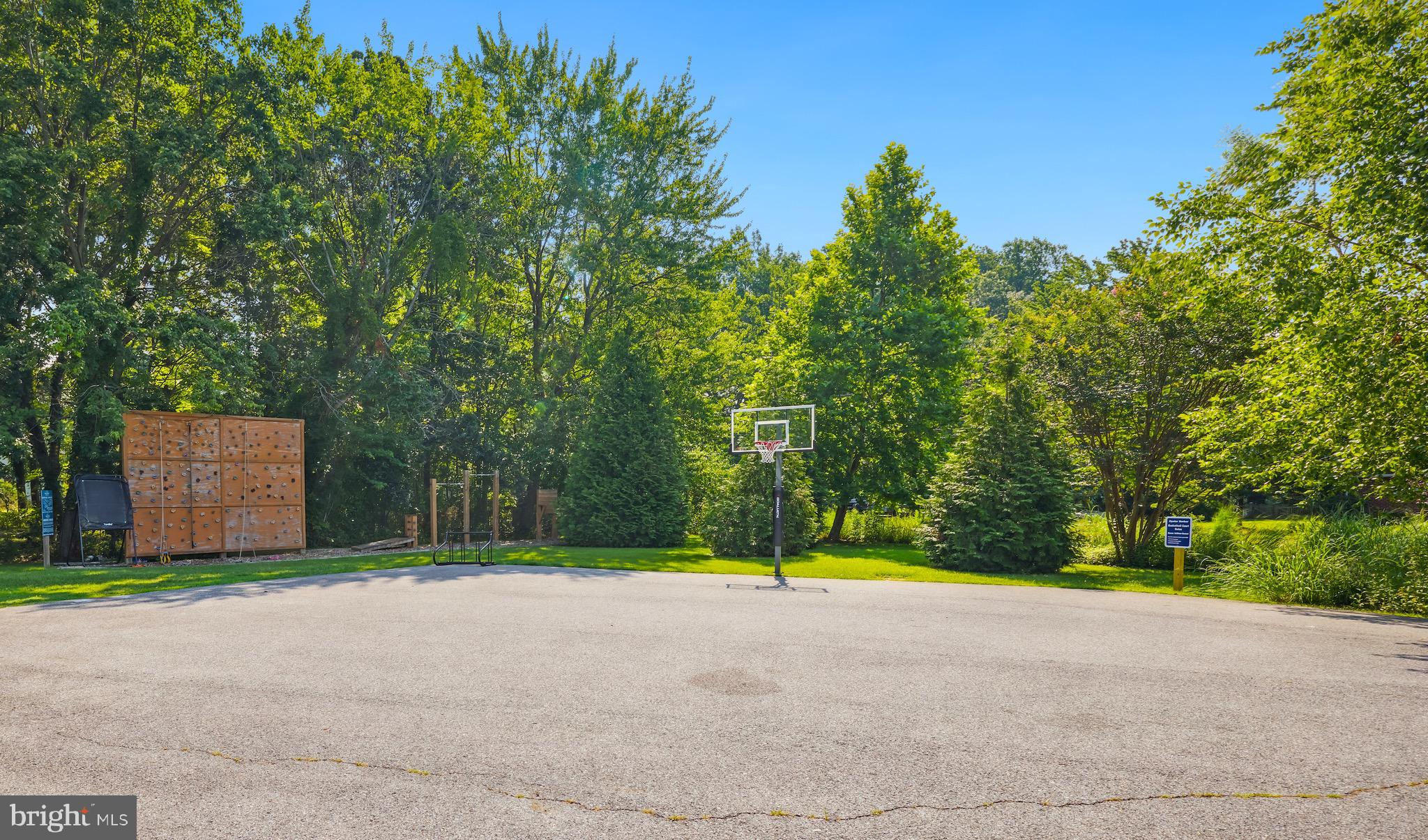 OYSTER HARBOR - Residential