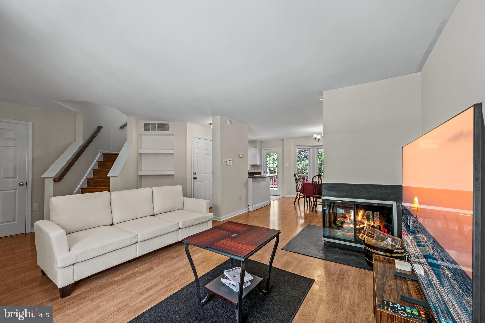 4751 TEN OAKS