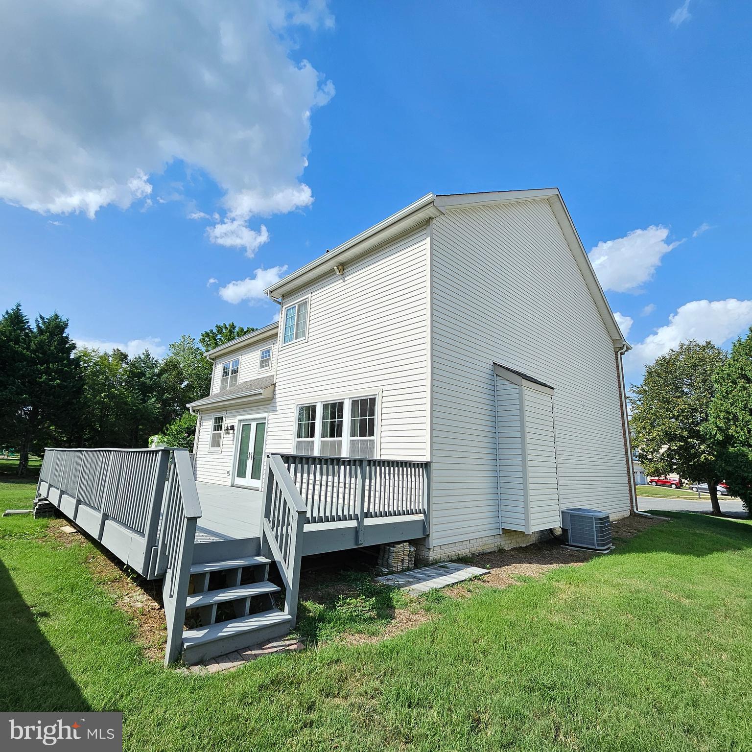 912 GUNNISON COURT
