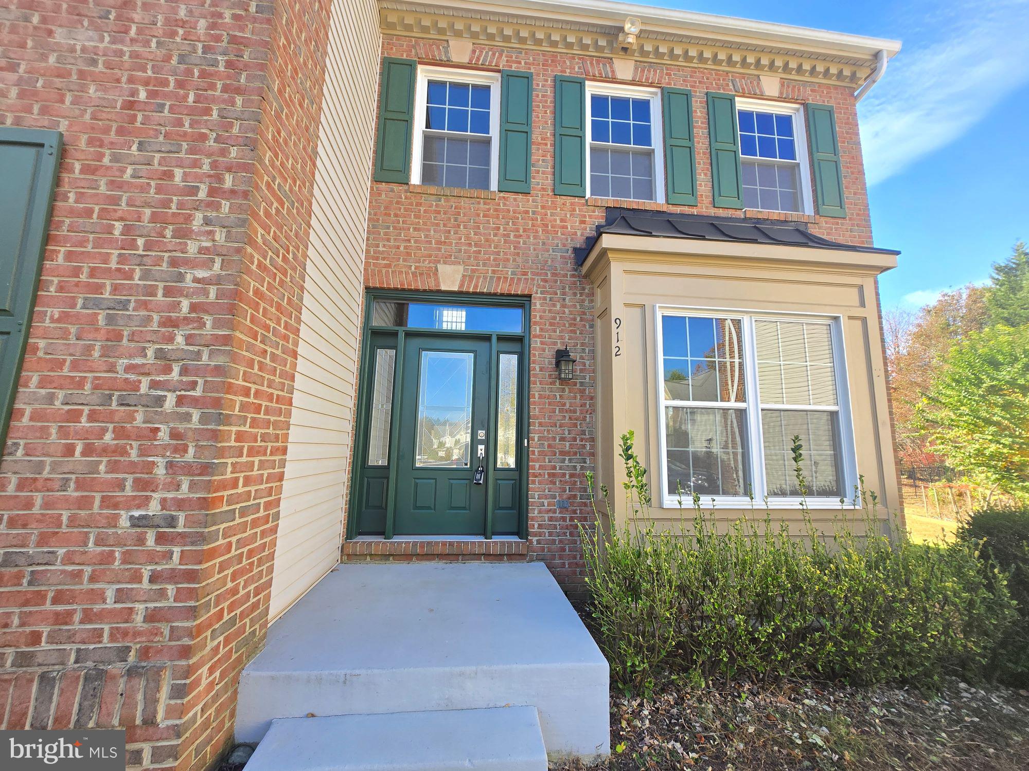 912 GUNNISON COURT
