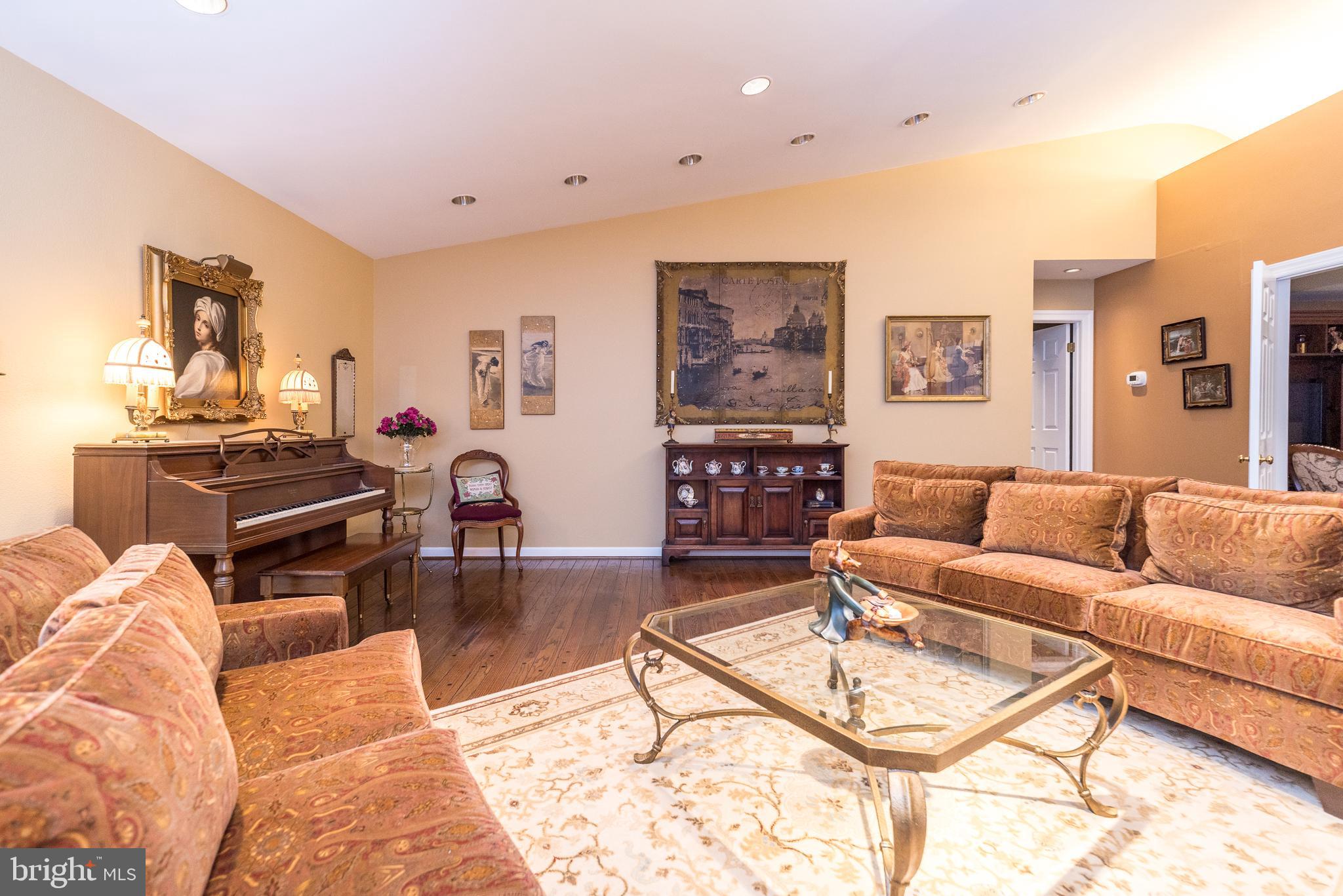 WHITPAIN FARM - Residential