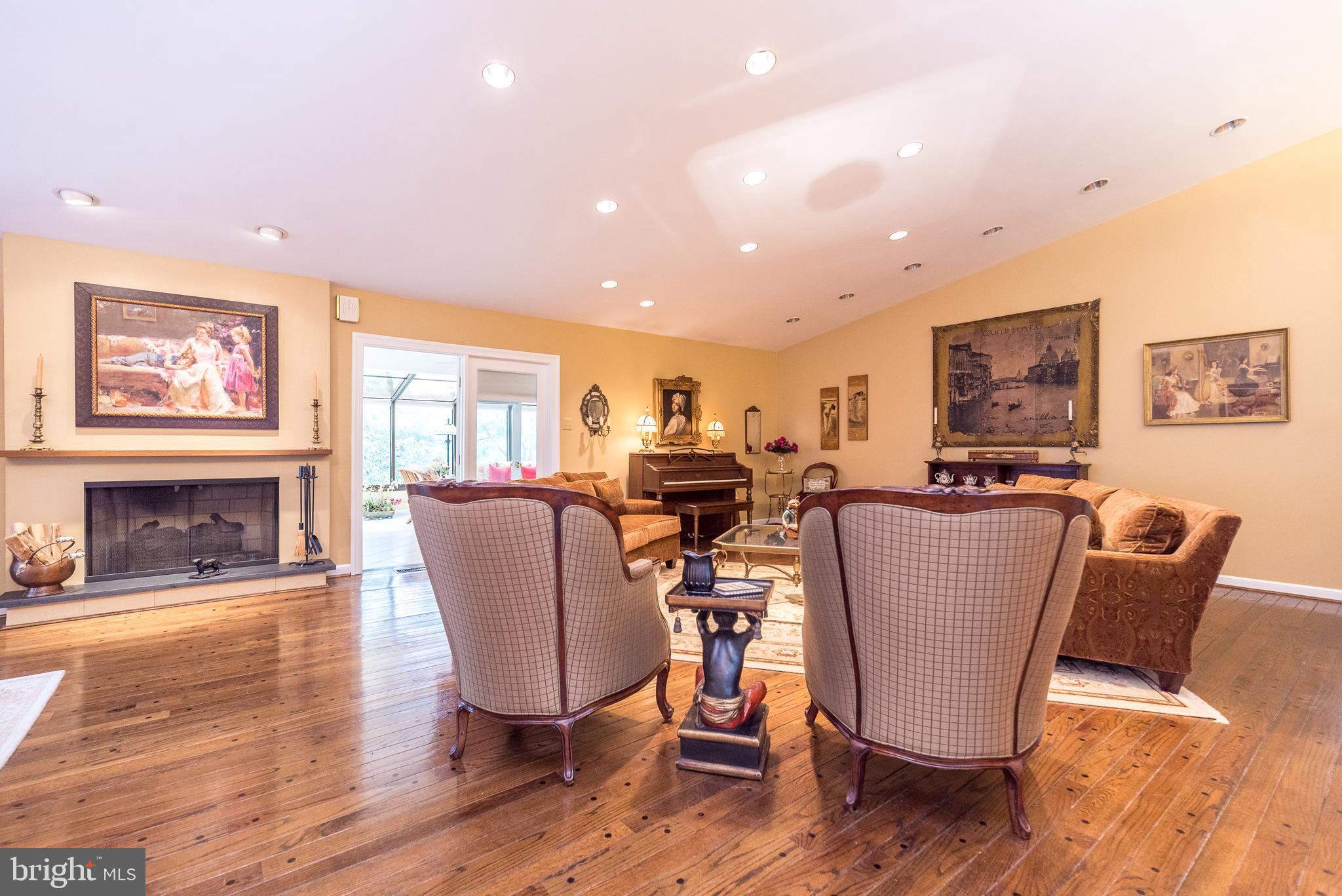 WHITPAIN FARM - Residential