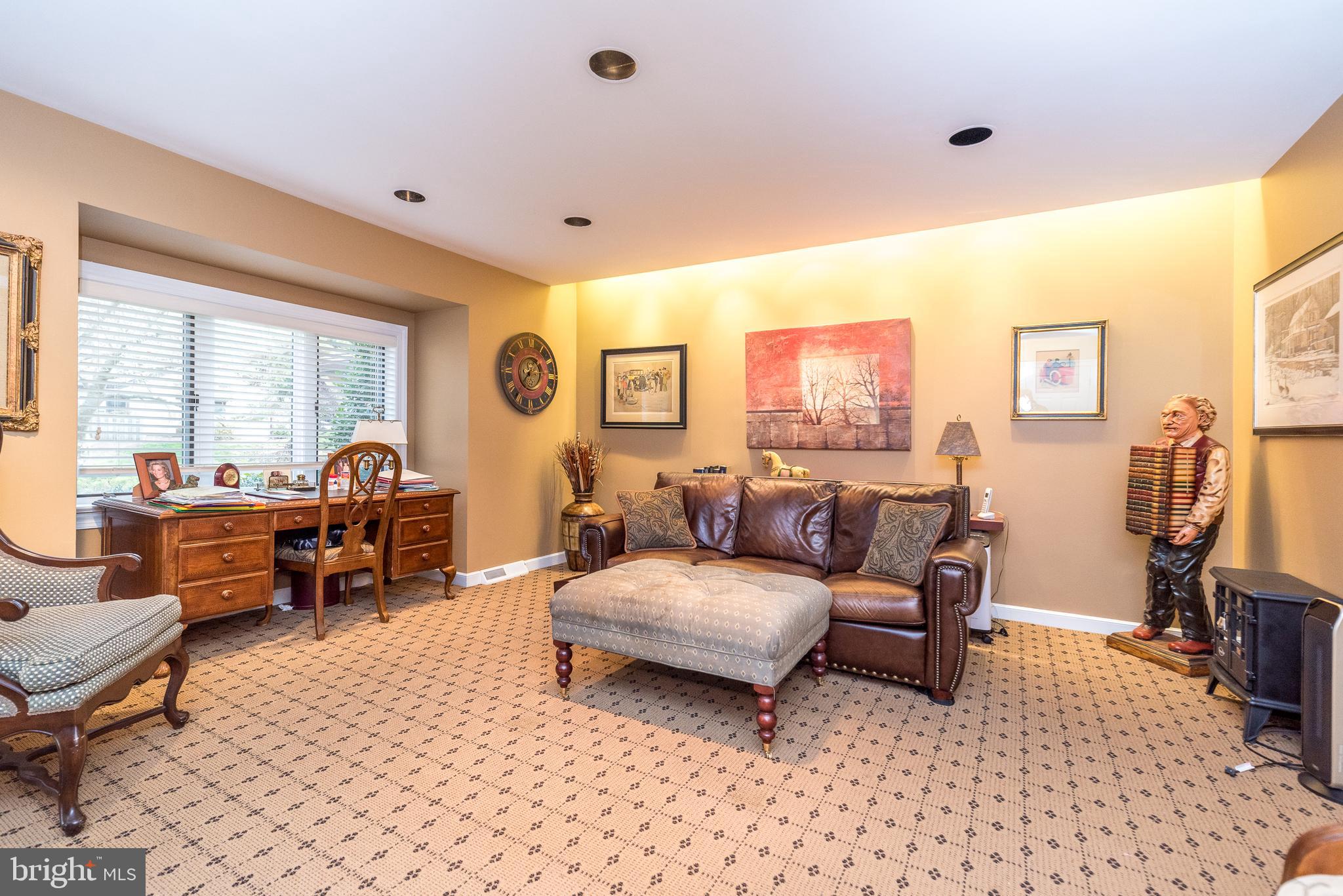 WHITPAIN FARM - Residential