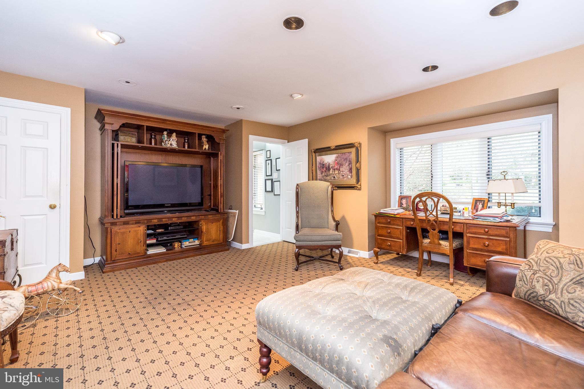 WHITPAIN FARM - Residential