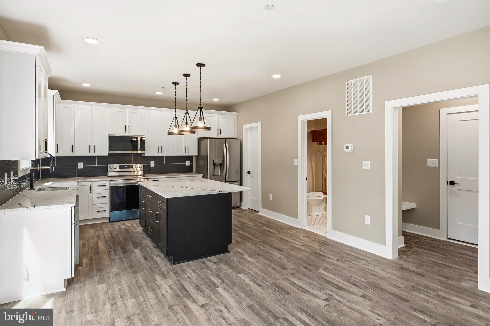 CARROLLTON MANOR - Residential