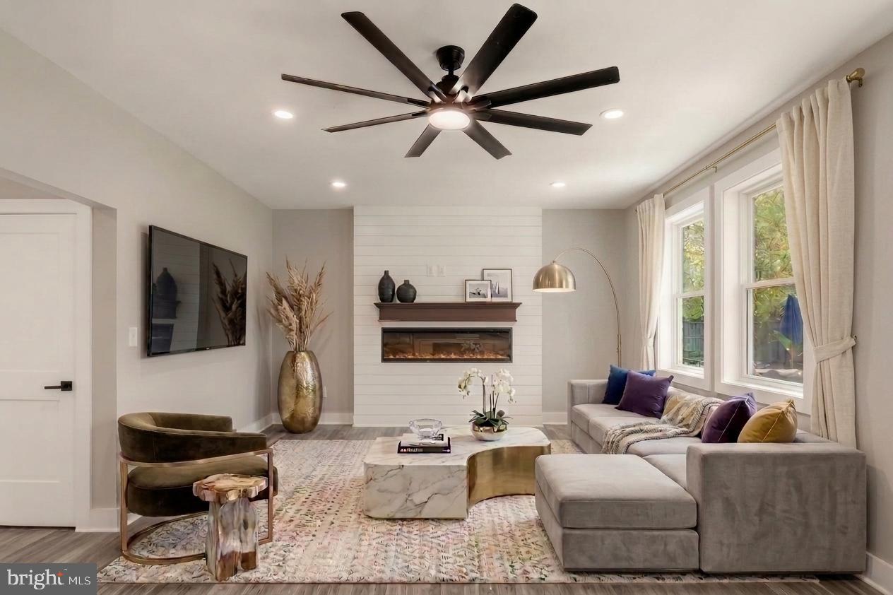 CARROLLTON MANOR - Residential