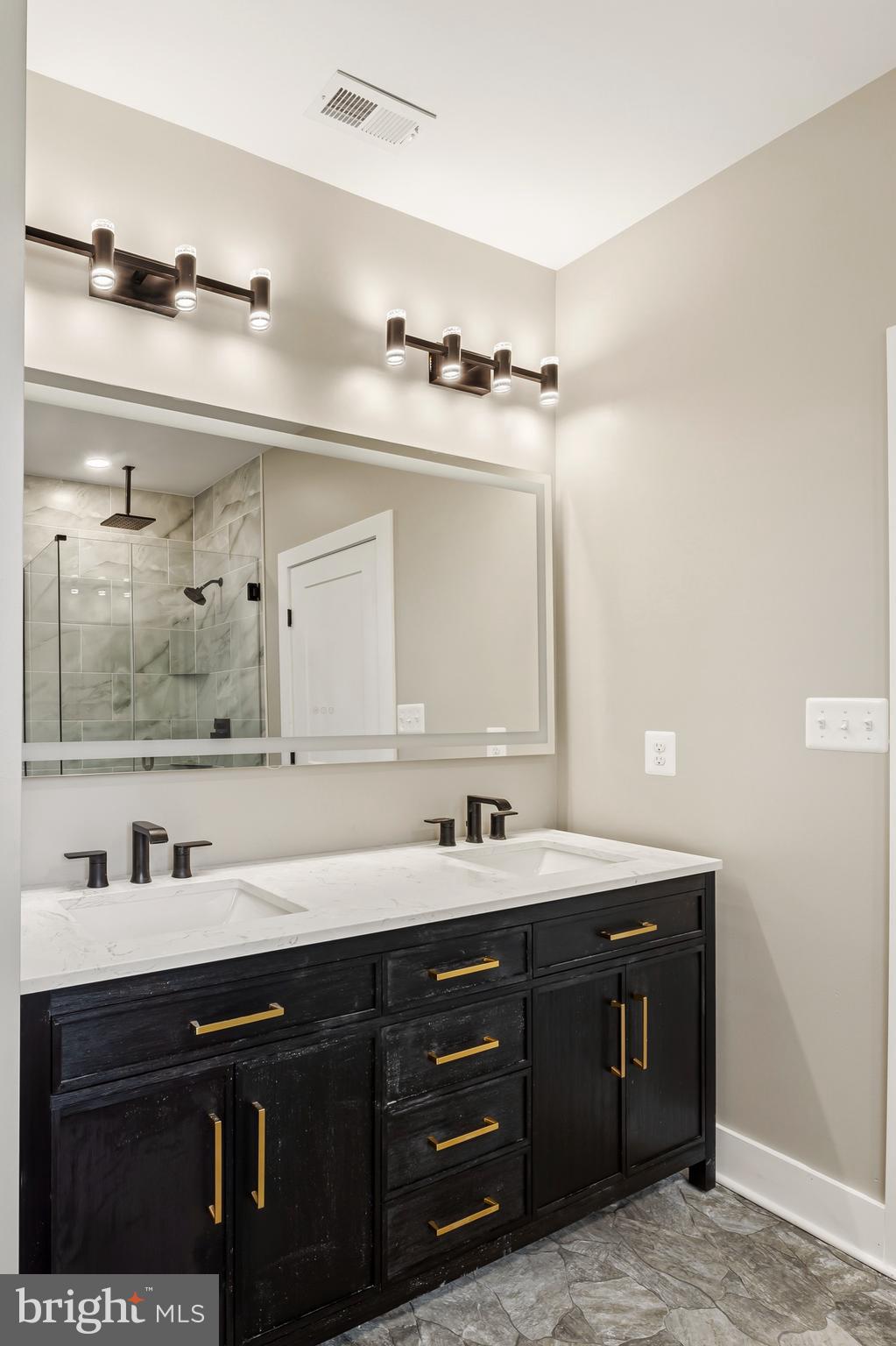 CARROLLTON MANOR - Residential