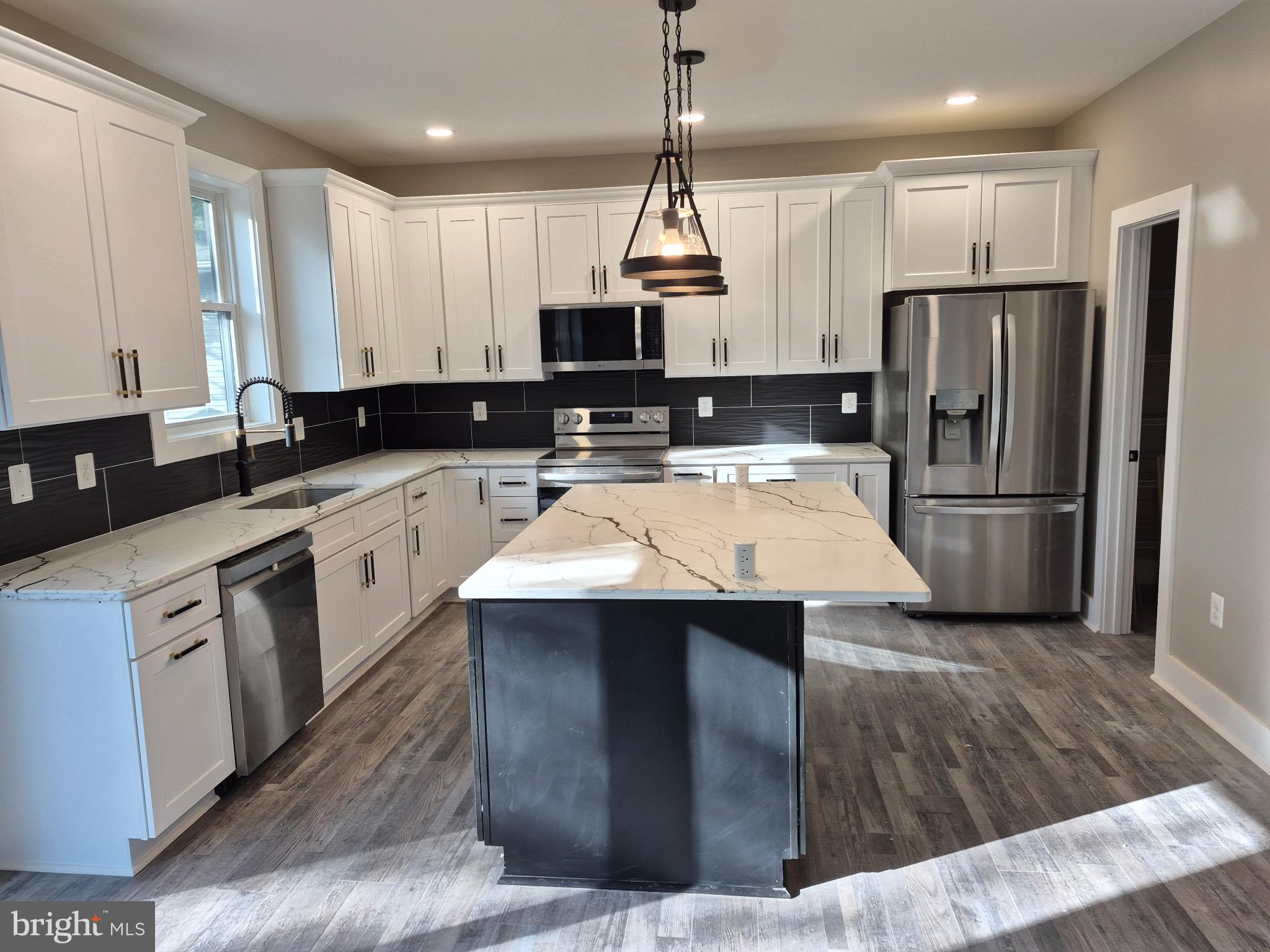 CARROLLTON MANOR - Residential