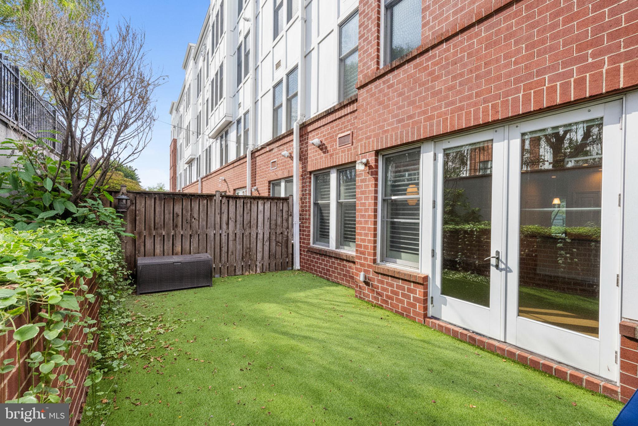 RHODES HILL SQUARE - Residential Lease