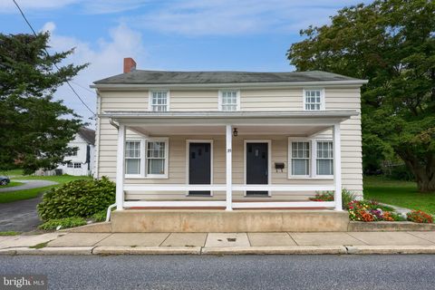 Photo of 35 W Charlotte Street, MILLERSVILLE, PA 17551 (MLS # PALA2077368)