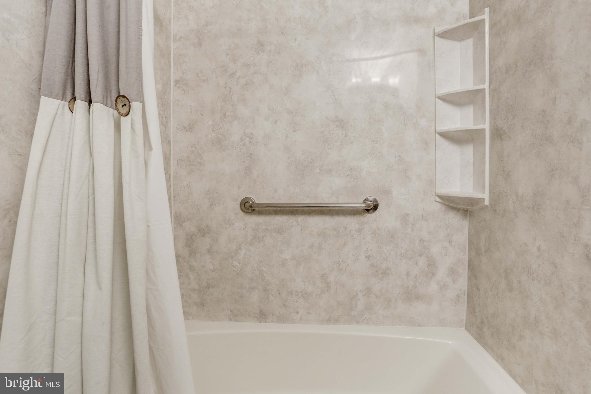 VILLAGE OF OAKLAND MILLS - Residential